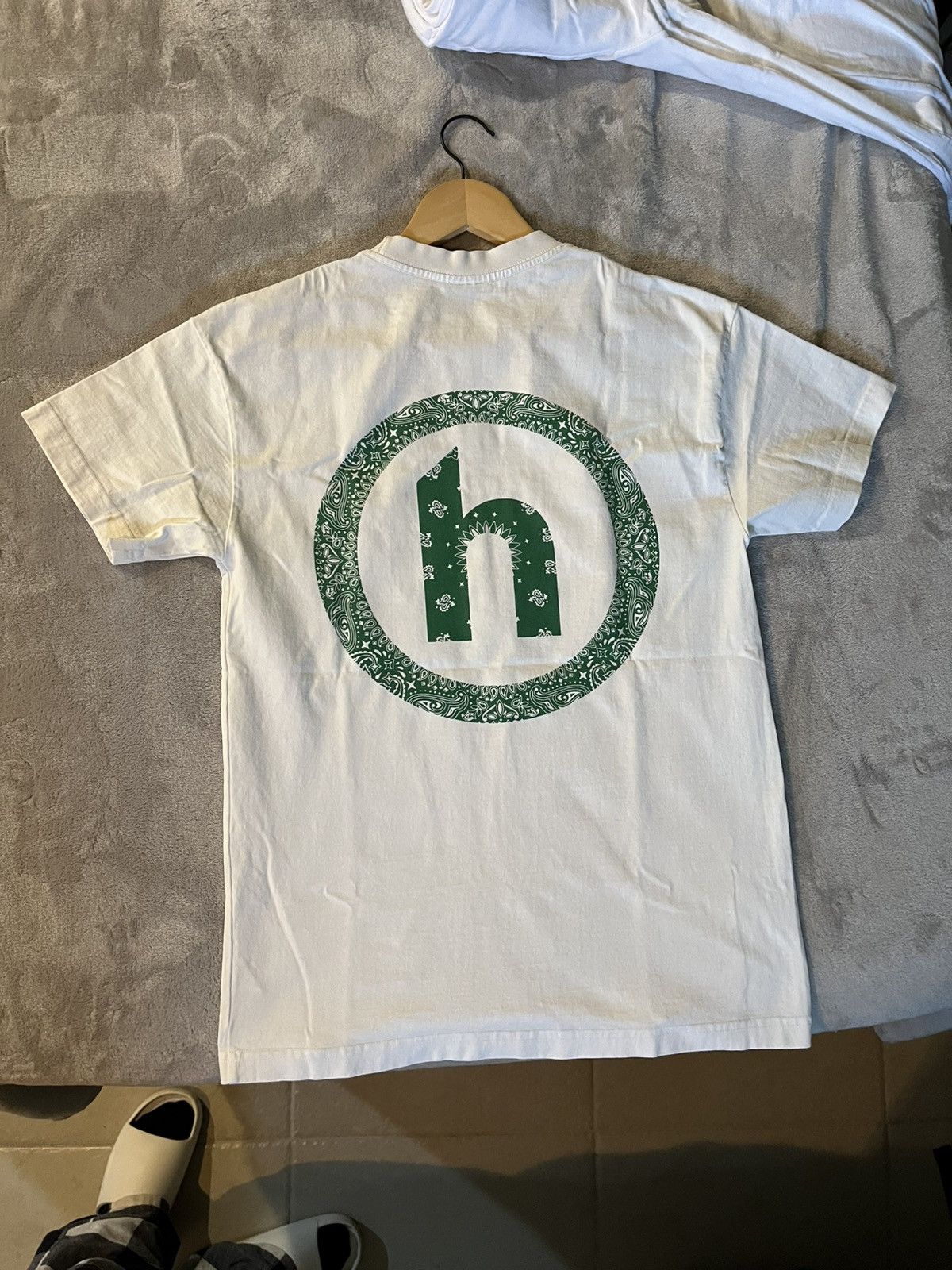 HIDDEN Hidden green paisley tee Size US S / EU 44-46 / 1 - 2 Thumbnail