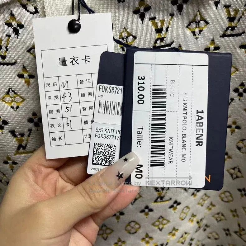 Louis Vuitton louis vuitton white logo jacquard polo straight short sleev Size US M / EU 48-50 / 2 - 4 Thumbnail