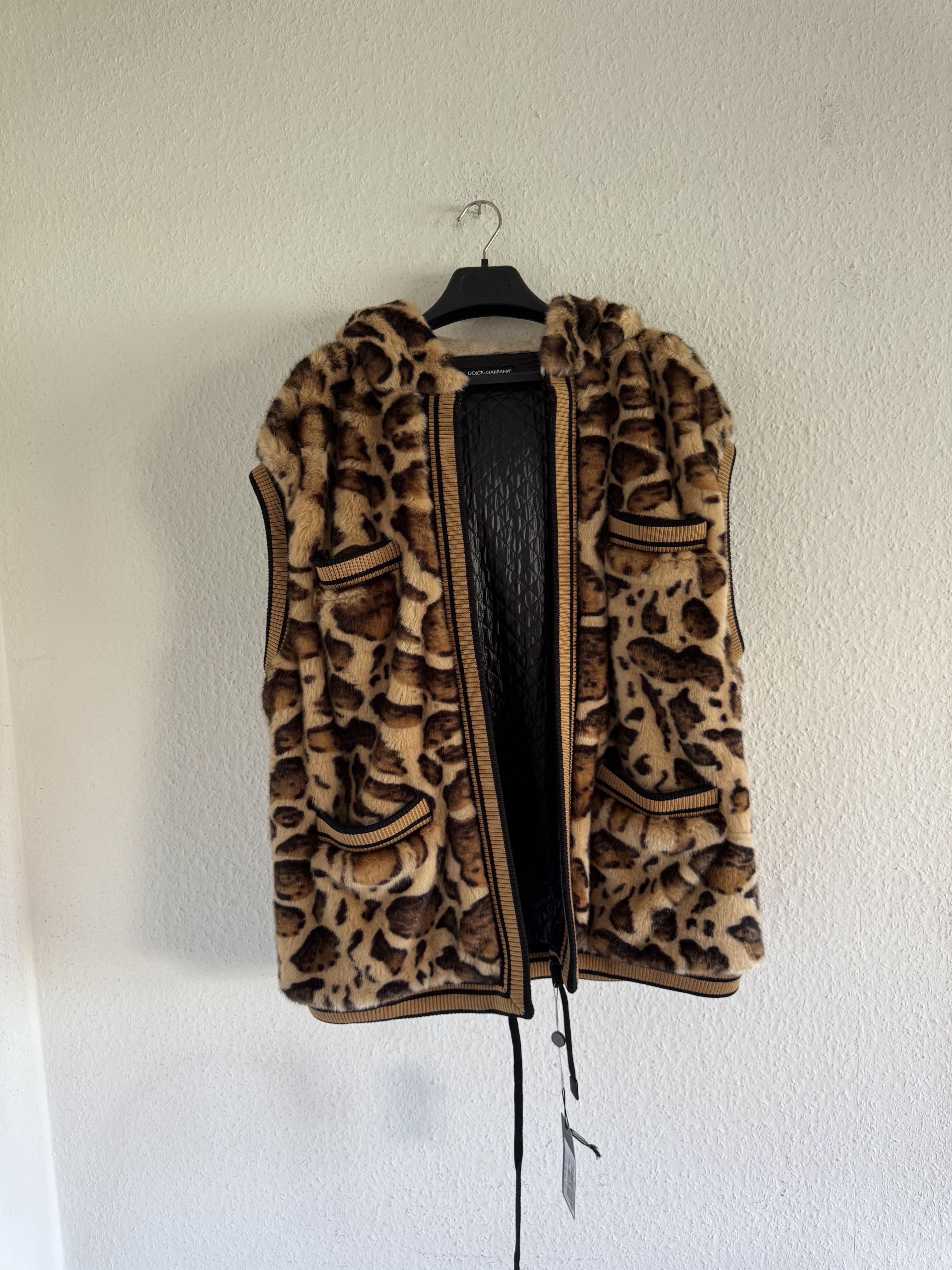 Dolce & Gabbana Fall Winter 2017 Leopard Faux Fur Hooded Vest Size US XL / EU 56 / 4 - 2 Thumbnail