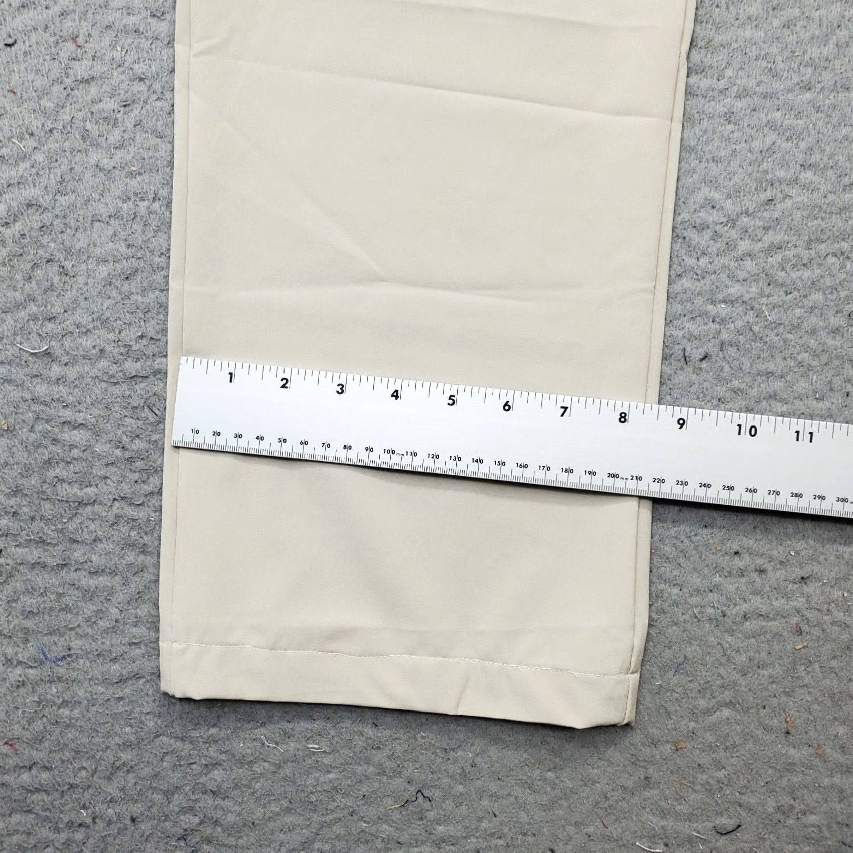 Eddie Bauer Eddie Bauer Womens Size 12 Tan Convertible Zip-Off Pants Chino Straight Leg Measurements 29" Inseam Stretch Pockets Size 34" / US 12 / IT 48 - 4 Thumbnail