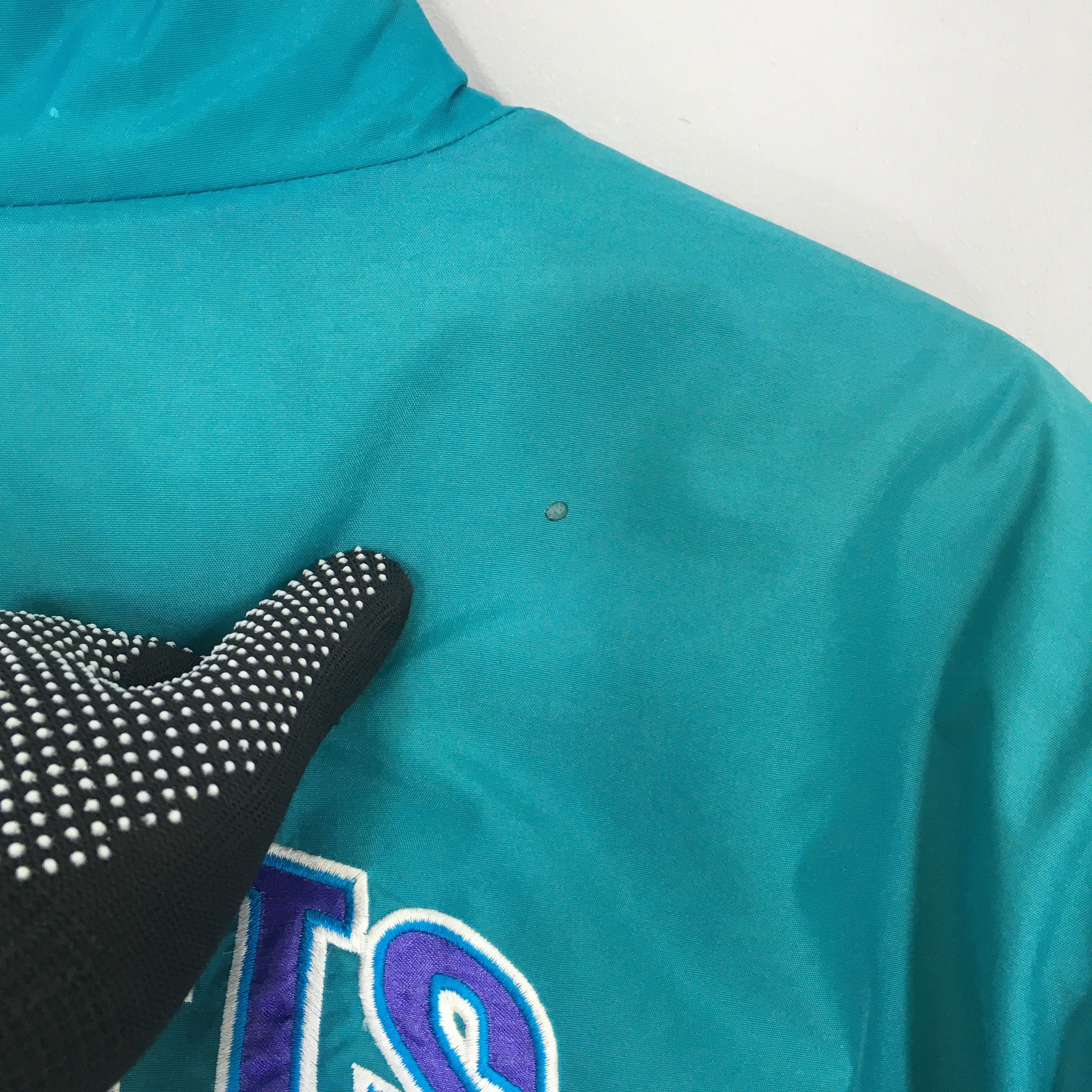 Chalk Line × NBA × Vintage Vintage Charlotte Hornets NBA Chalk Line Jacket Large Size US L / EU 52-54 / 3 - 3 Thumbnail