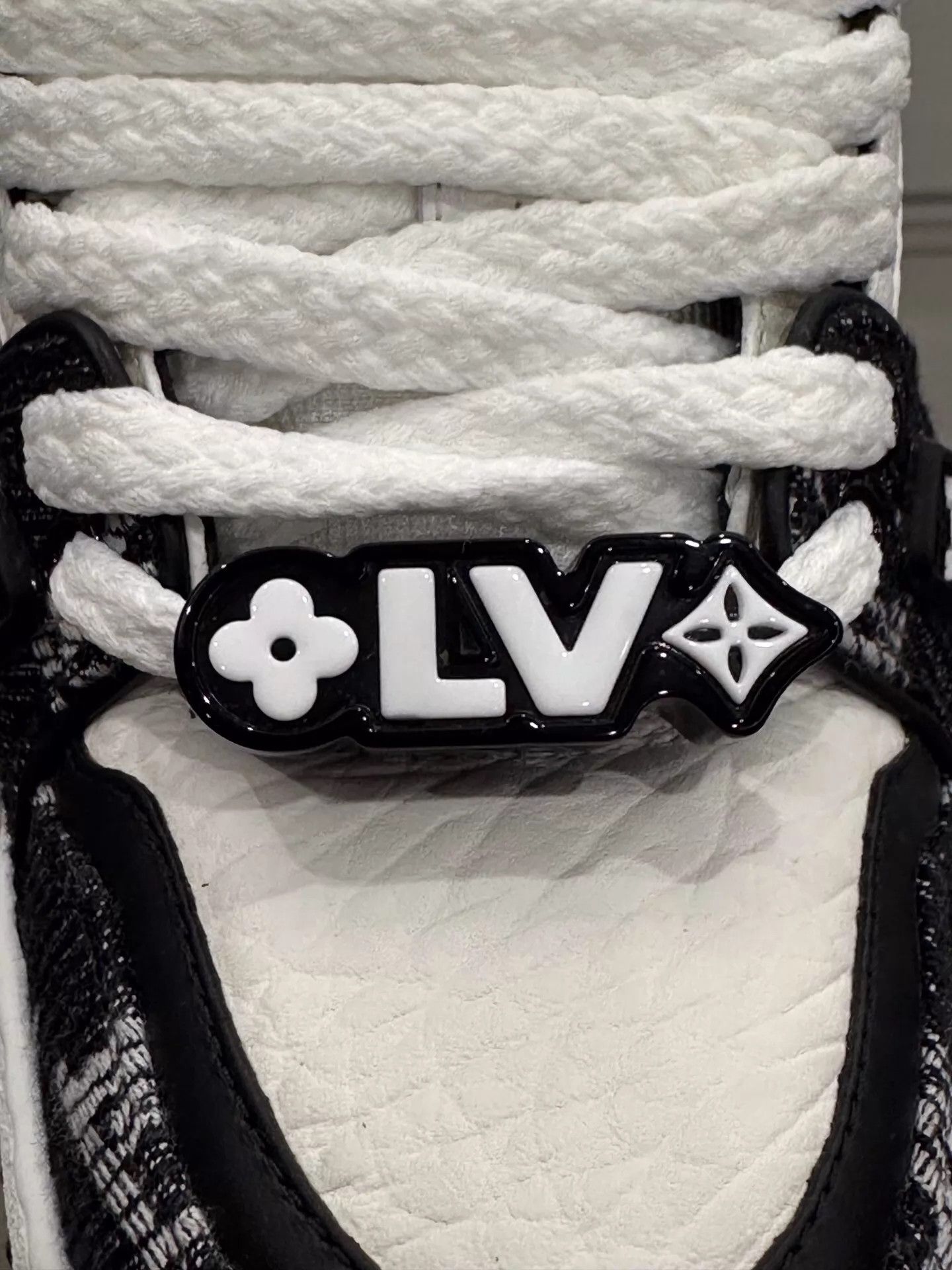 Louis Vuitton Louis Vuitton Women's Maxi Monogram Panda Trainer 36 Size US 5.5 / IT 35.5 - 7 Thumbnail