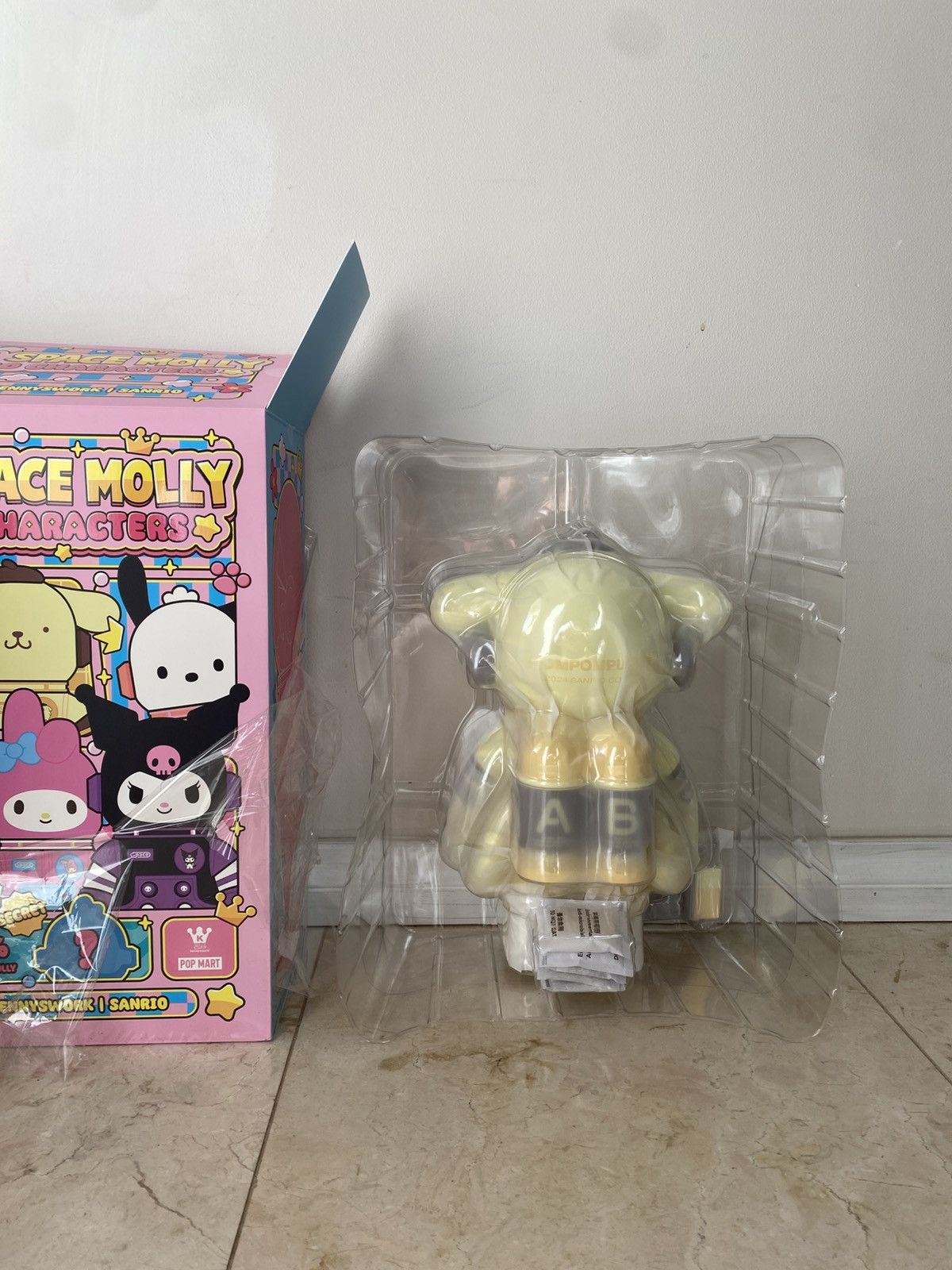 POP MART MEGA SPACE MOLLY Sanrio pompompurin