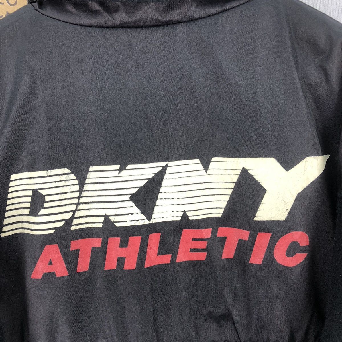 DKNY DKNY Donna Karan Back Spellout Zipper Fleece Jacket Size US XL / EU 56 / 4 - 7 Thumbnail