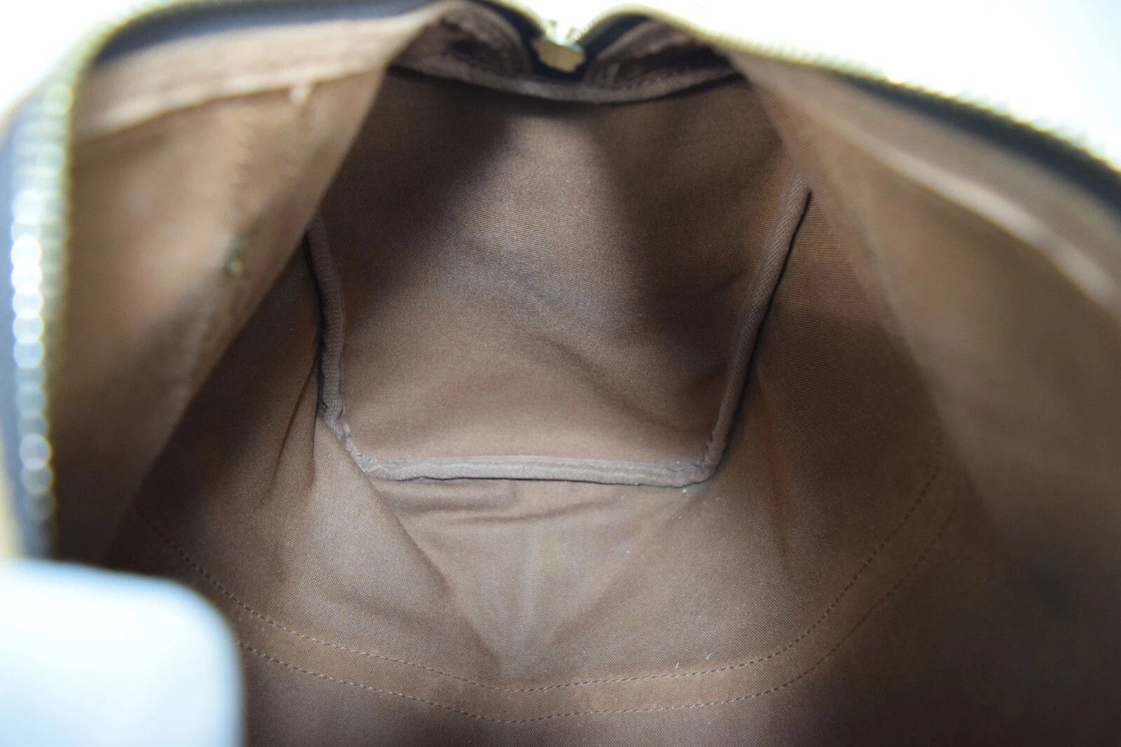 Louis Vuitton Louis Vuitton Sac Souple 35 Hand Bag Monogram Canvas M41626 Size ONE SIZE - 15 Thumbnail