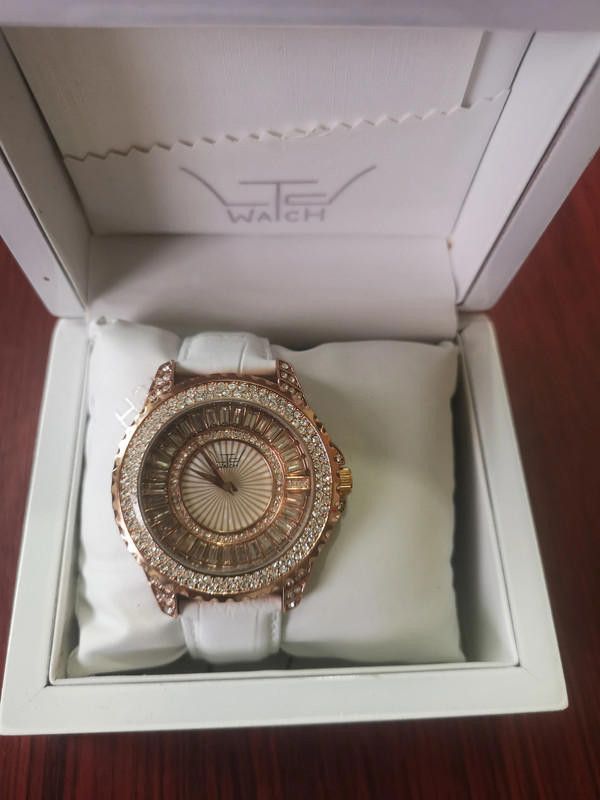 Designer Ltd rose gold dial white leather strap watch Size ONE SIZE - 3 Thumbnail