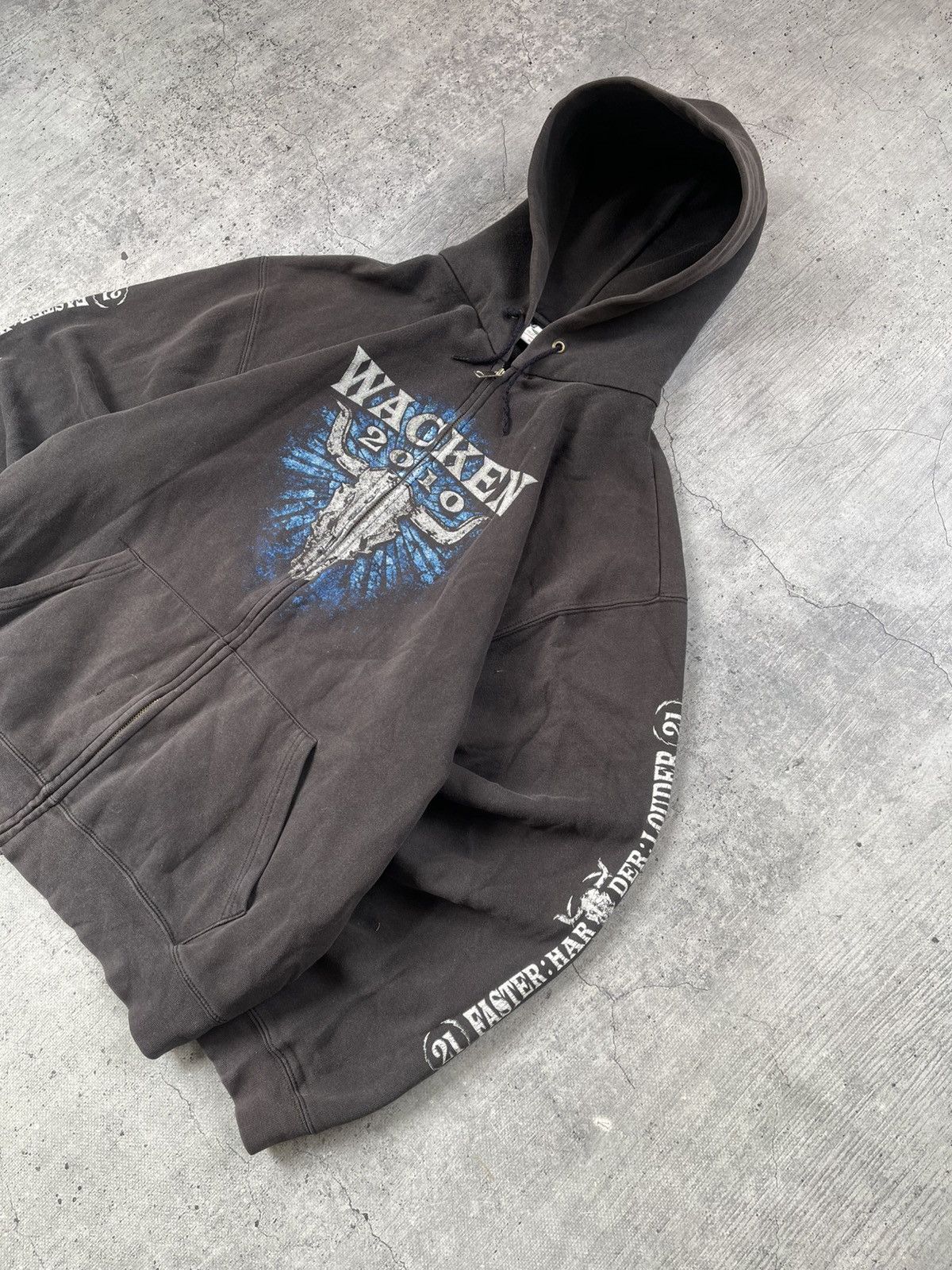 Vintage Vintage Wacken 2010 Zip Up Hoodie Distressed Sun Faded Y2K Size US XL / EU 56 / 4 - 5 Thumbnail
