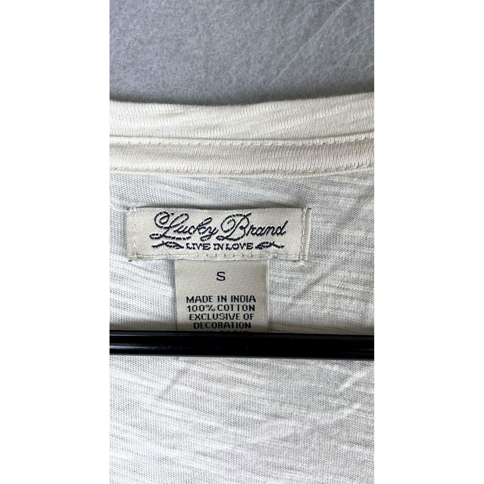 Lucky Brand Lucky Brand Shirt Womens Small White Scoop Neck Sequin Embellished Tee Top Size S / US 4 / IT 40 - 2 Thumbnail