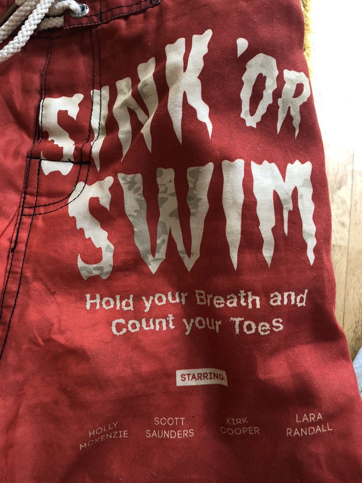 Vintage SINK OR SWIM JAWS MOVIE SURF SPORT SHORTS Size US 32 / EU 48 - 4 Thumbnail