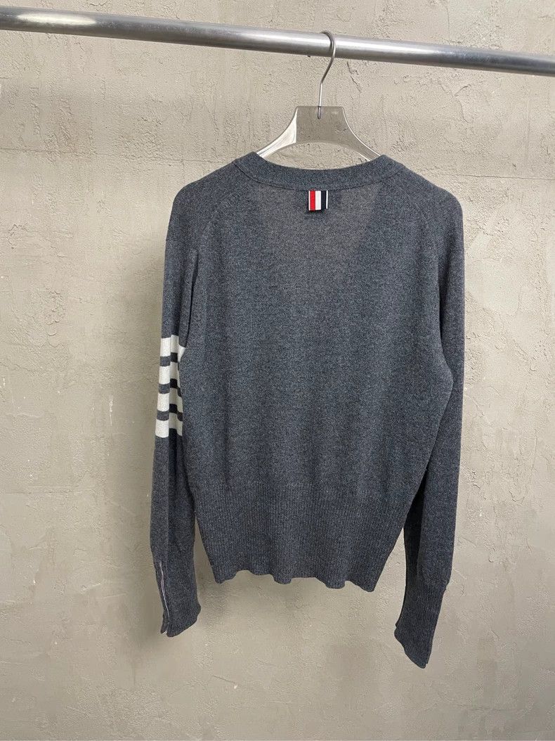 Thom Browne Thom browne Gray four-striped cashmere cardigan jacket 2504 Size US XS / EU 42 / 0 - 2 Thumbnail