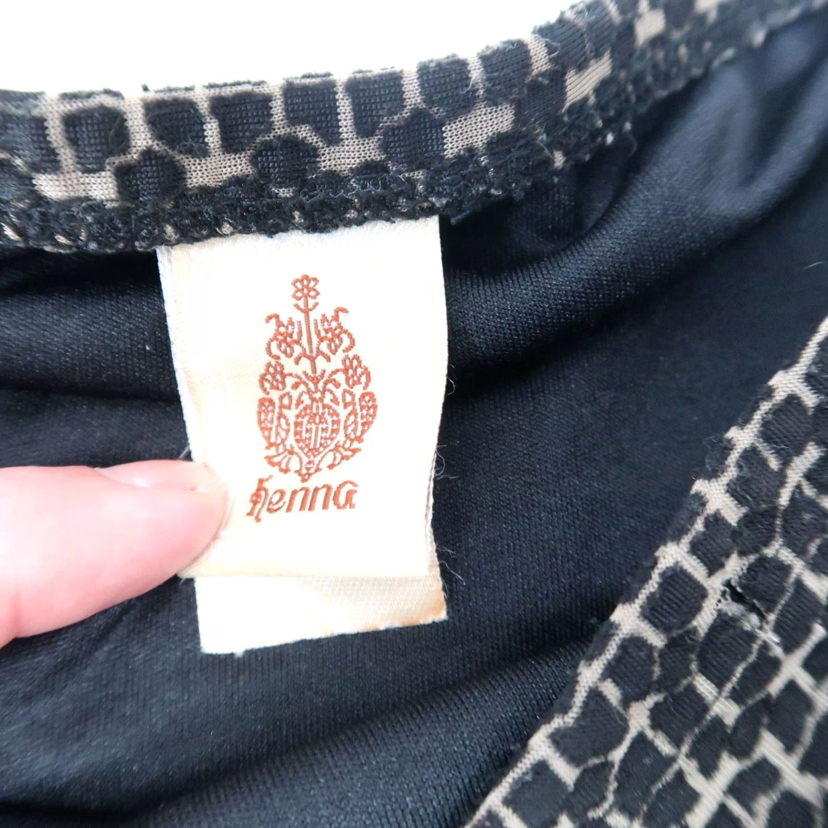 Vintage VINTAGE Henna Skirt Geometric Midi S Black Tan Grid Mandala Print A-Line Women XS? Size 28" / US 6 / IT 42 - 4 Thumbnail
