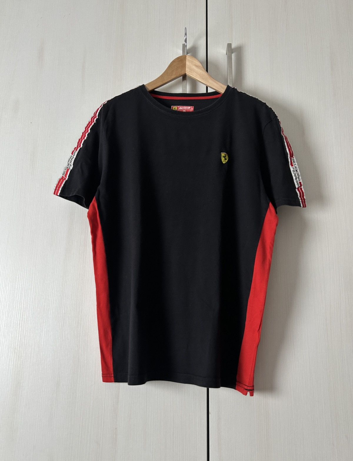 Ferrari Vintage Ferrari Scuderia lampas black shirts mens Size US L / EU 52-54 / 3 - 1 Thumbnail