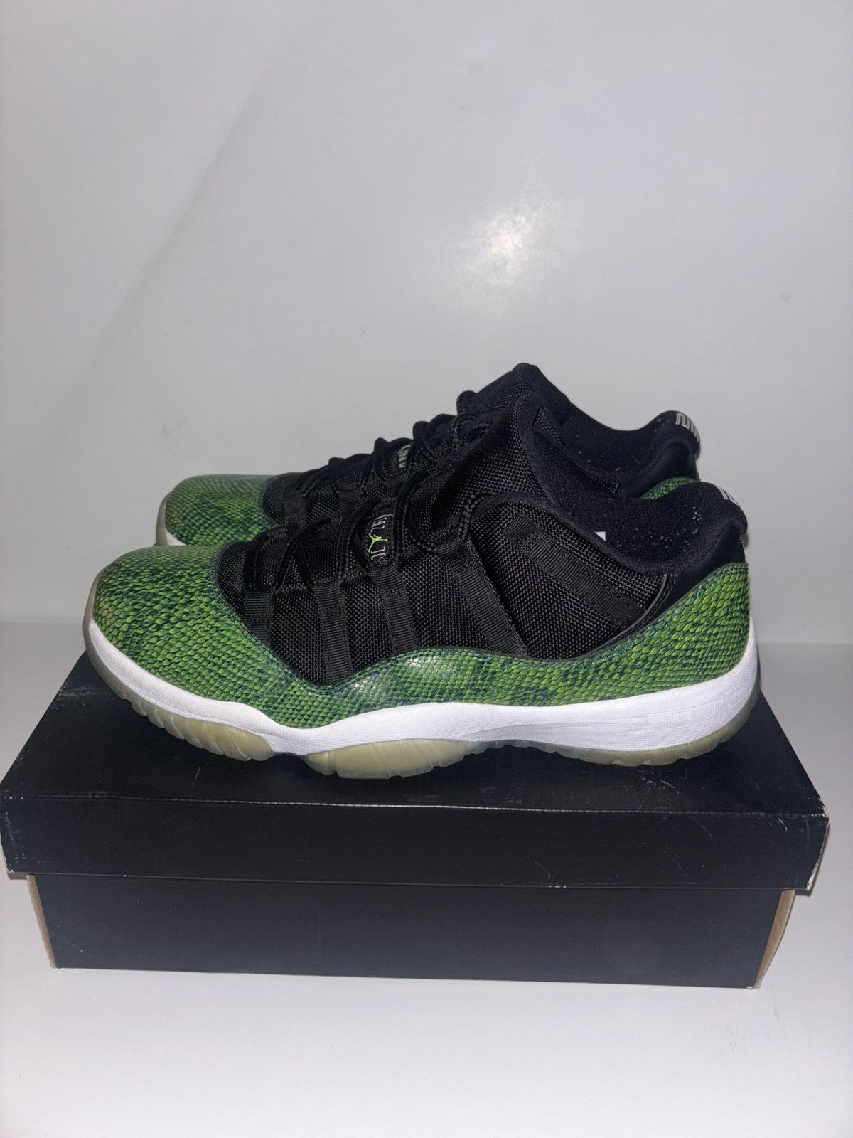 Jordan Brand Air Jordan 11 Retro Low ‘Snake’ Size US 11.5 / EU 44-45 - 4 Thumbnail