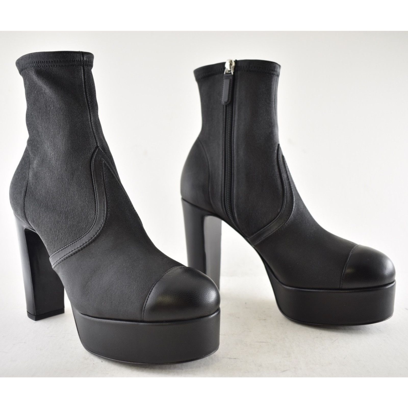 Chanel Chanel 24K Lambskin CC Ankle Platform Block Heel Bootie 39.5 Size US 8.5 / IT 38.5 - 3 Thumbnail