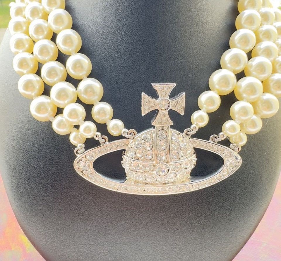 Vivienne Westwood Rare 🔥❤️‍🔥Vivienne Westwood Three Row Pearl Size ONE SIZE - 6 Thumbnail