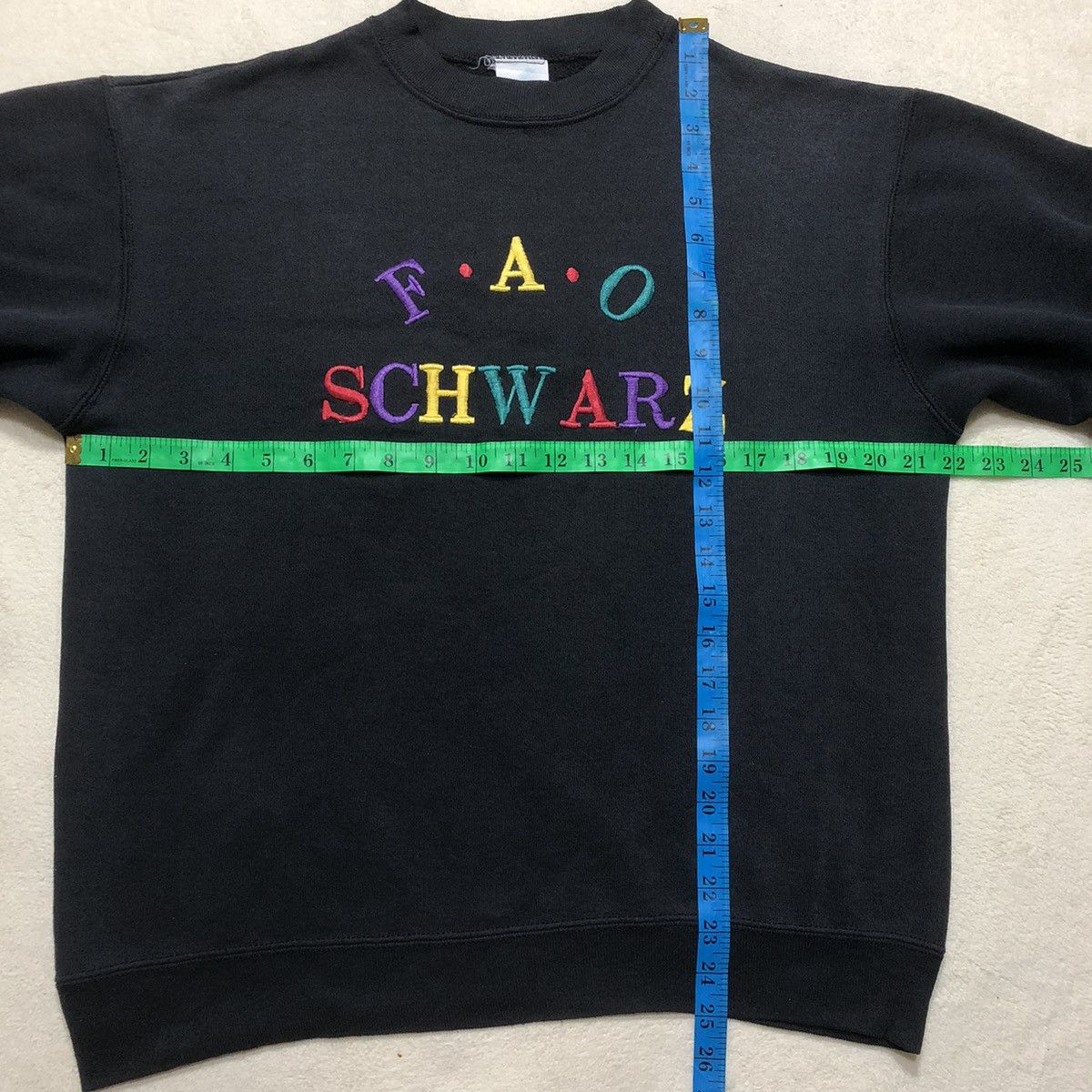 Vintage VINTAGE FADED 90s MADE IN USA F.A.O. SCHWARZ Sweatshirt Size US M / EU 48-50 / 2 - 11 Thumbnail