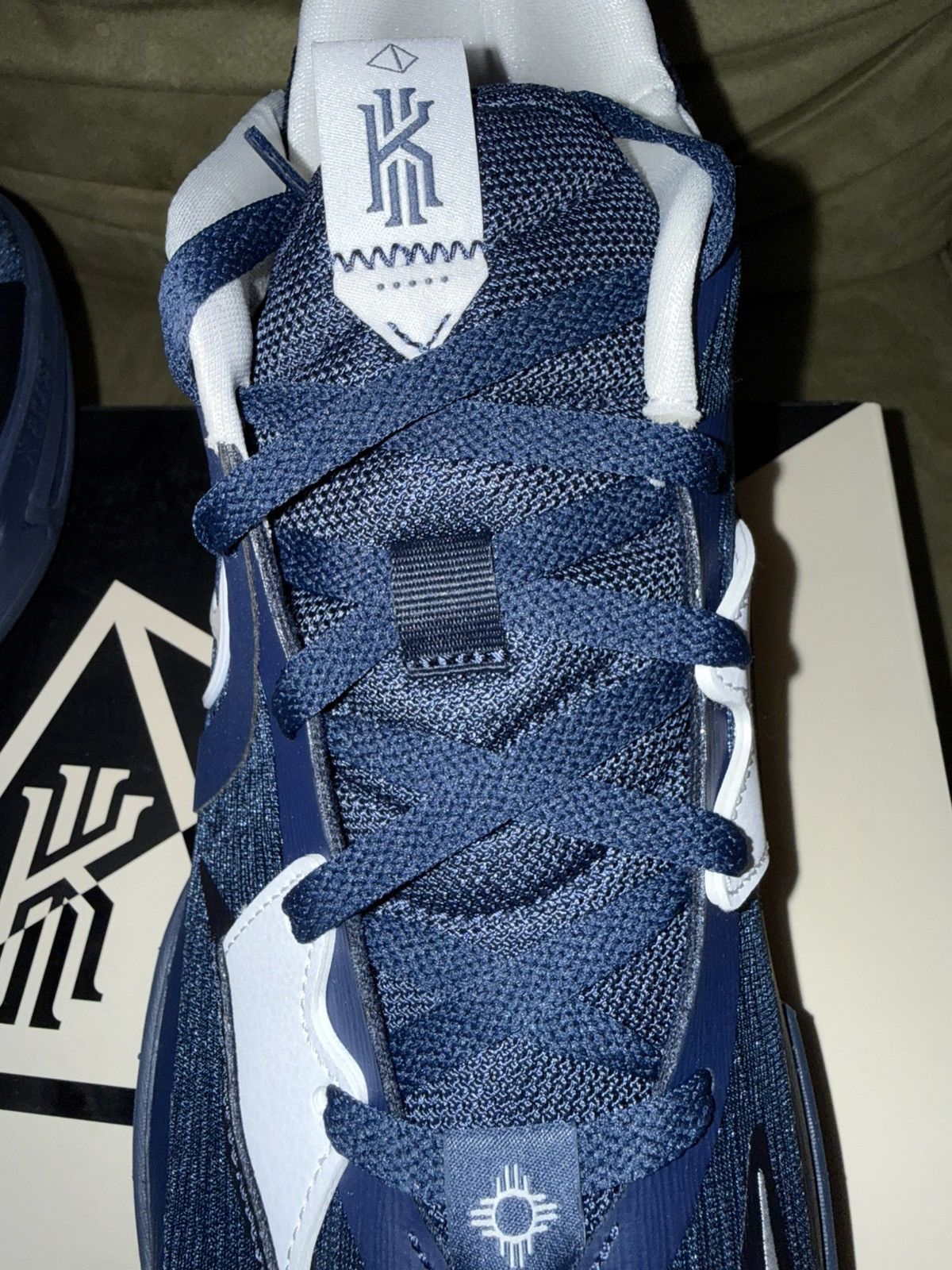 Nike Nike Kyrie 5 TB Promo (players only) Midnight Navy, NEW!! Size US 14 / EU 47 - 10 Thumbnail