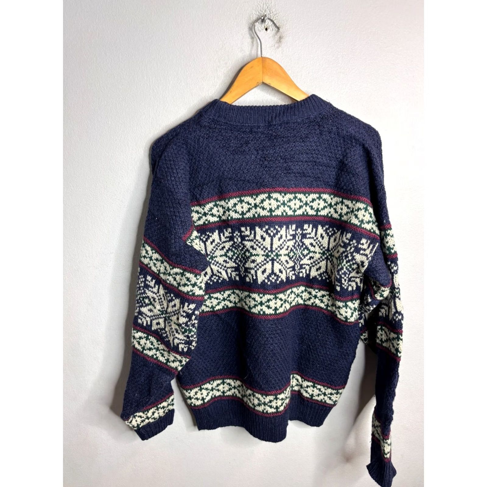 American Eagle Outfitters VTG American Eagle Sweater Mens L Fair Isle Wool Crew Neck Pullover Blue 8/10 Vintage Snowflake Modern Casual 5580 Mens Size US L / EU 52-54 / 3 - 5 Thumbnail