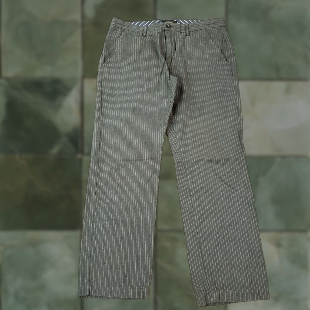 Banana Republic Banana Republic Mens Dress Pants 32x27 Gray Striped Straight Chino Pockets Casual Pants Size US 32 / EU 48 - 1 Thumbnail