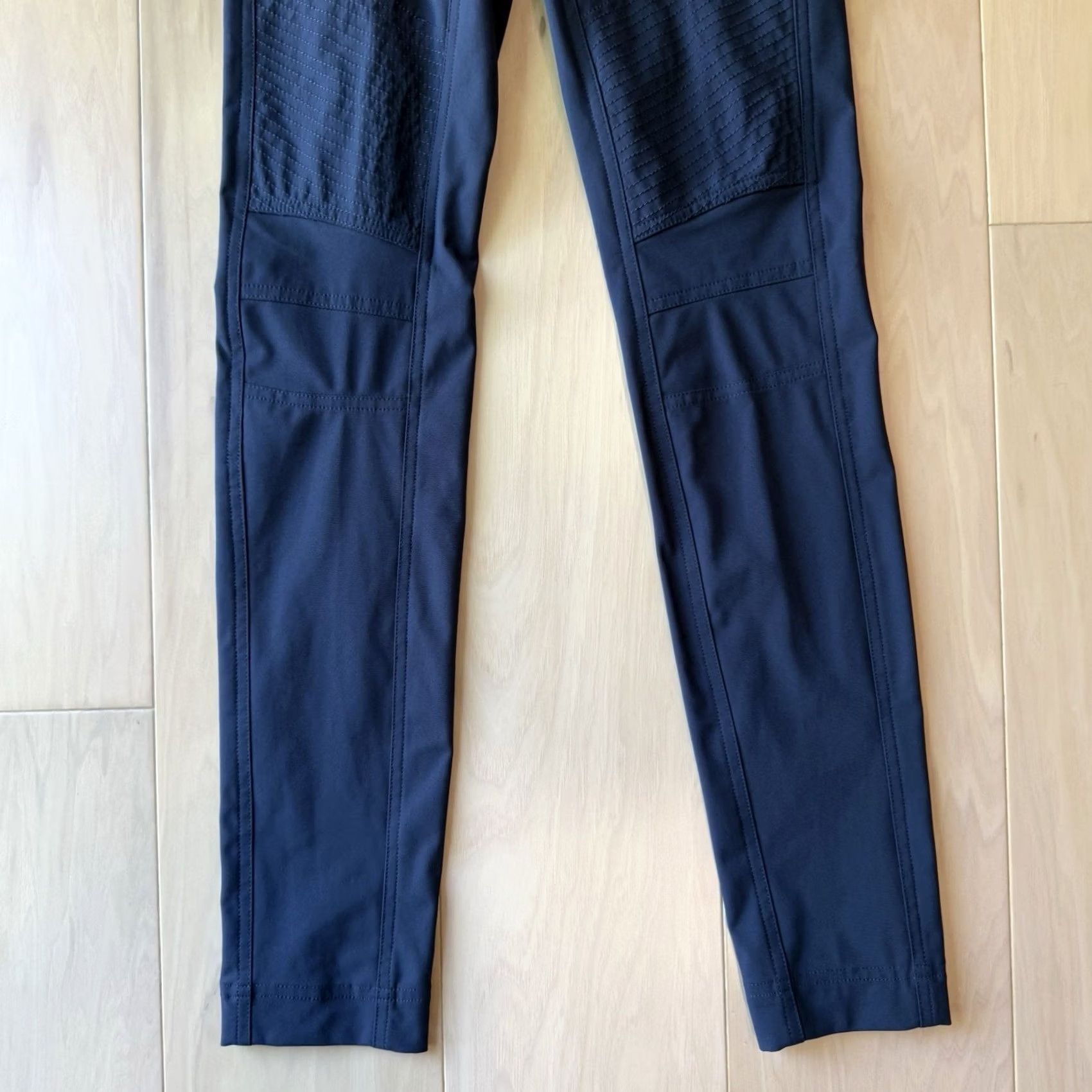 Lululemon Lululemon Pants Women's 4 Navy City Sleek Utility Workwear Dress Pants, Regular, 32 Inseam, 90s, Logo, Pockets, Flat Front, Tapered Size 27" / US 4 / IT 40 - 4 Thumbnail