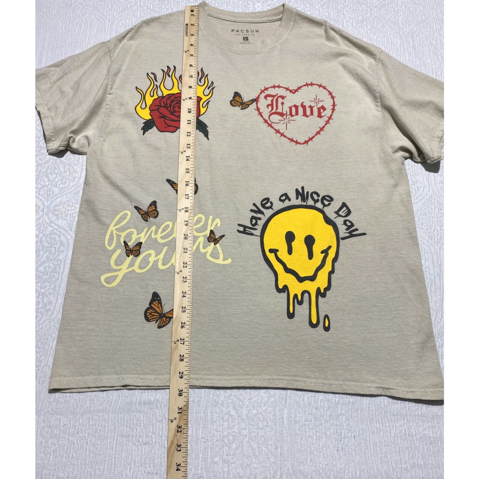Pacsun PacSun Shirt Mens Large Beige Graphic Tee Forever Young Smiley Butterflies Love Tee Size US L / EU 52-54 / 3 - 5 Thumbnail