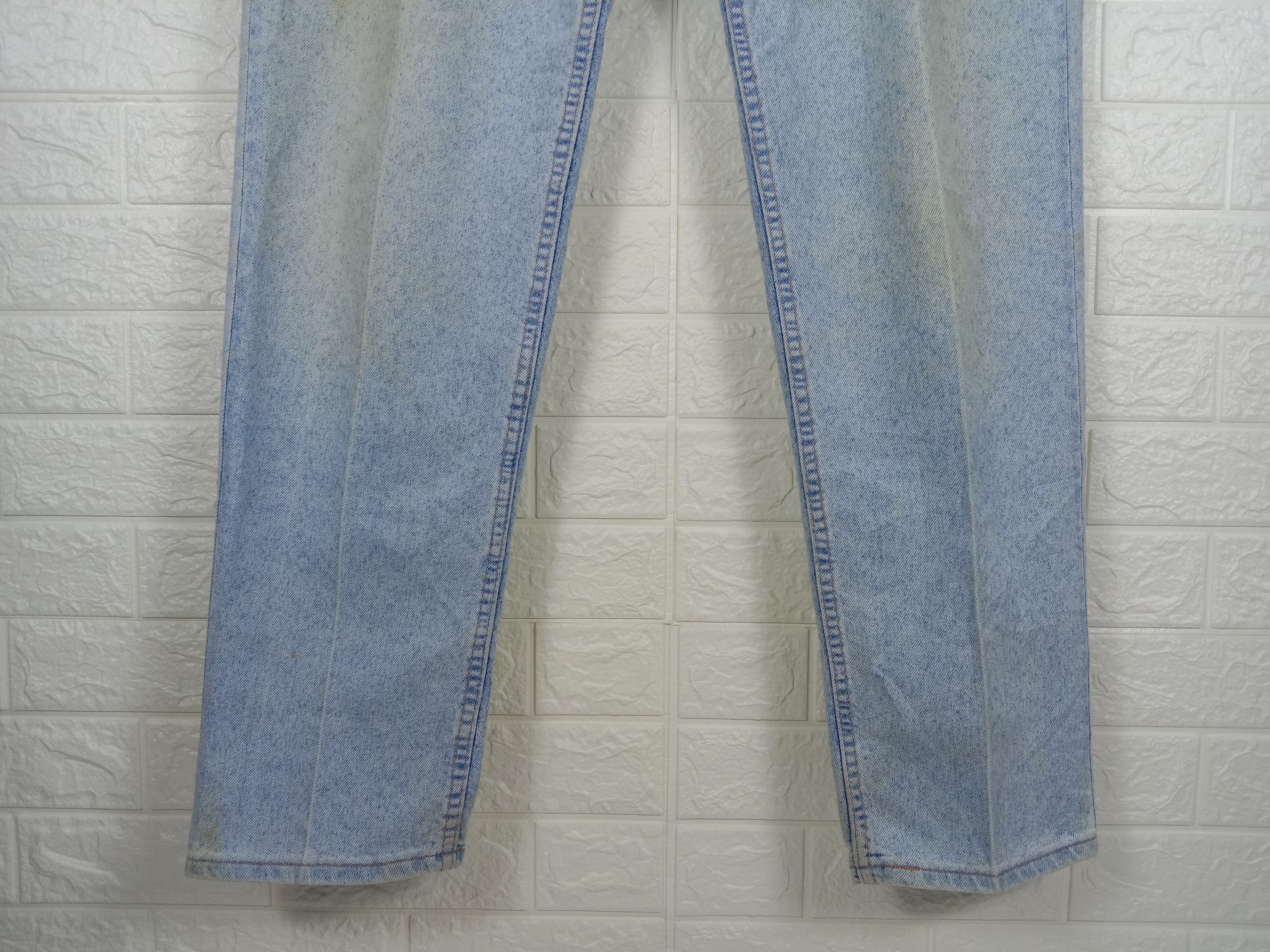 Levi's Vintage 90s Levi's 540 Jeans Light Wash Relaxed Fit Denim Size US 39 - 4 Thumbnail