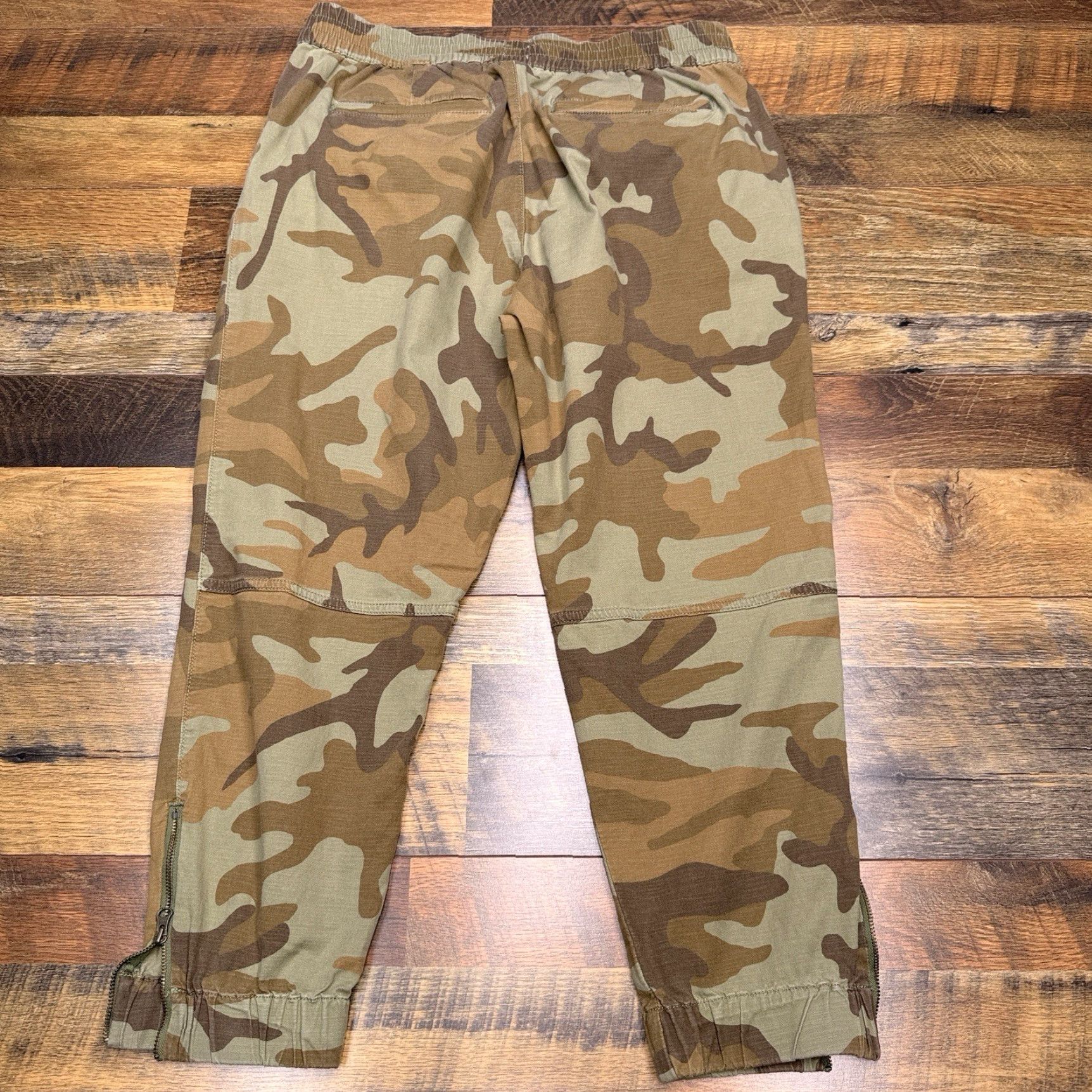 Levi's Levis Jogger Pants Womens Large Green Camo Ankle Zip Stretch Size 36" / US 14 / IT 50 - 2 Thumbnail