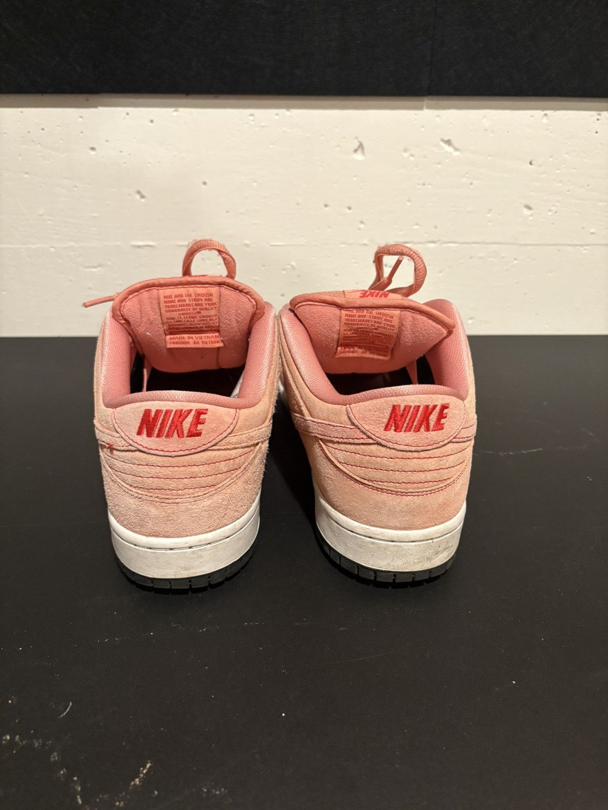 Nike Nike SB dunk low “Pink Pig” size 10.5 og none Size US 10.5 / EU 43-44 - 4 Thumbnail