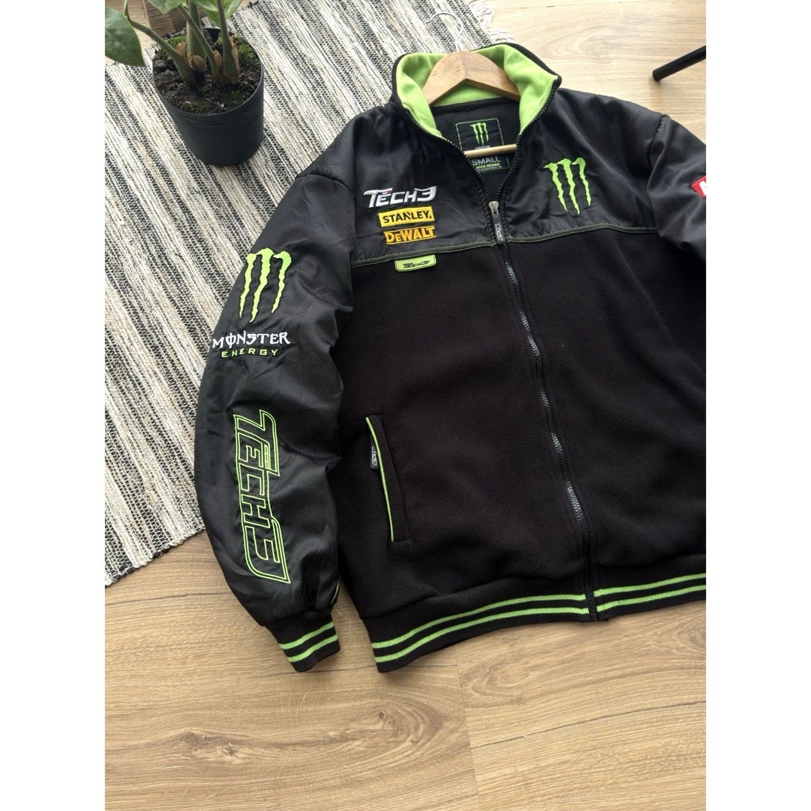 Vintage VINTAGE Monster Energy Jacket Men S Racing MotoGP Fleece Zip Windbreaker Black 90s Cars"} Size US S / EU 44-46 / 1 - 5 Thumbnail