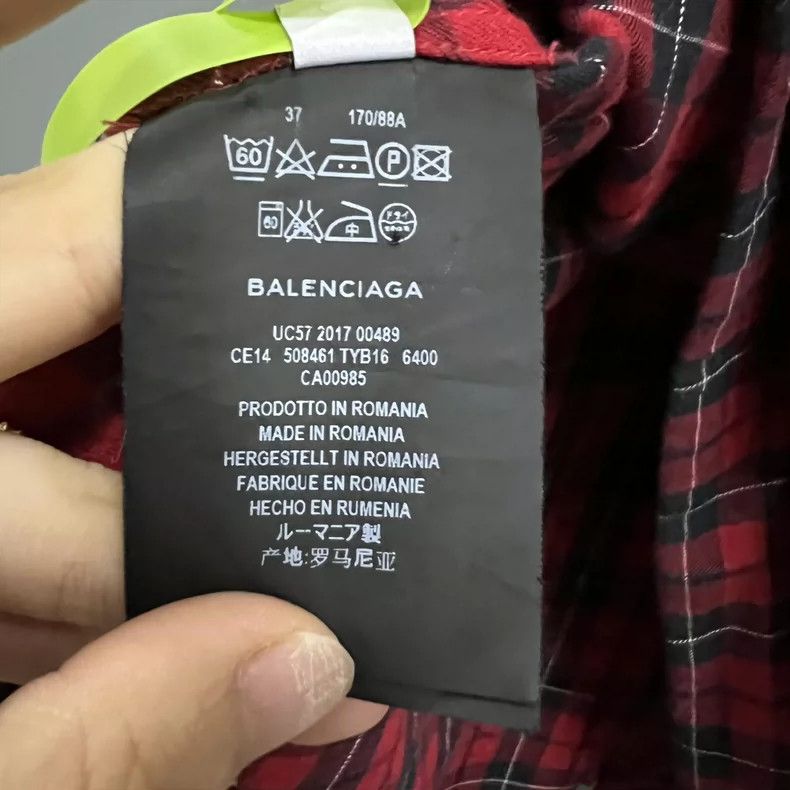 Balenciaga Balenciaga size 37 Black and Red Plaid Hooded Zip-up Jacke Size US XS / EU 42 / 0 - 4 Thumbnail