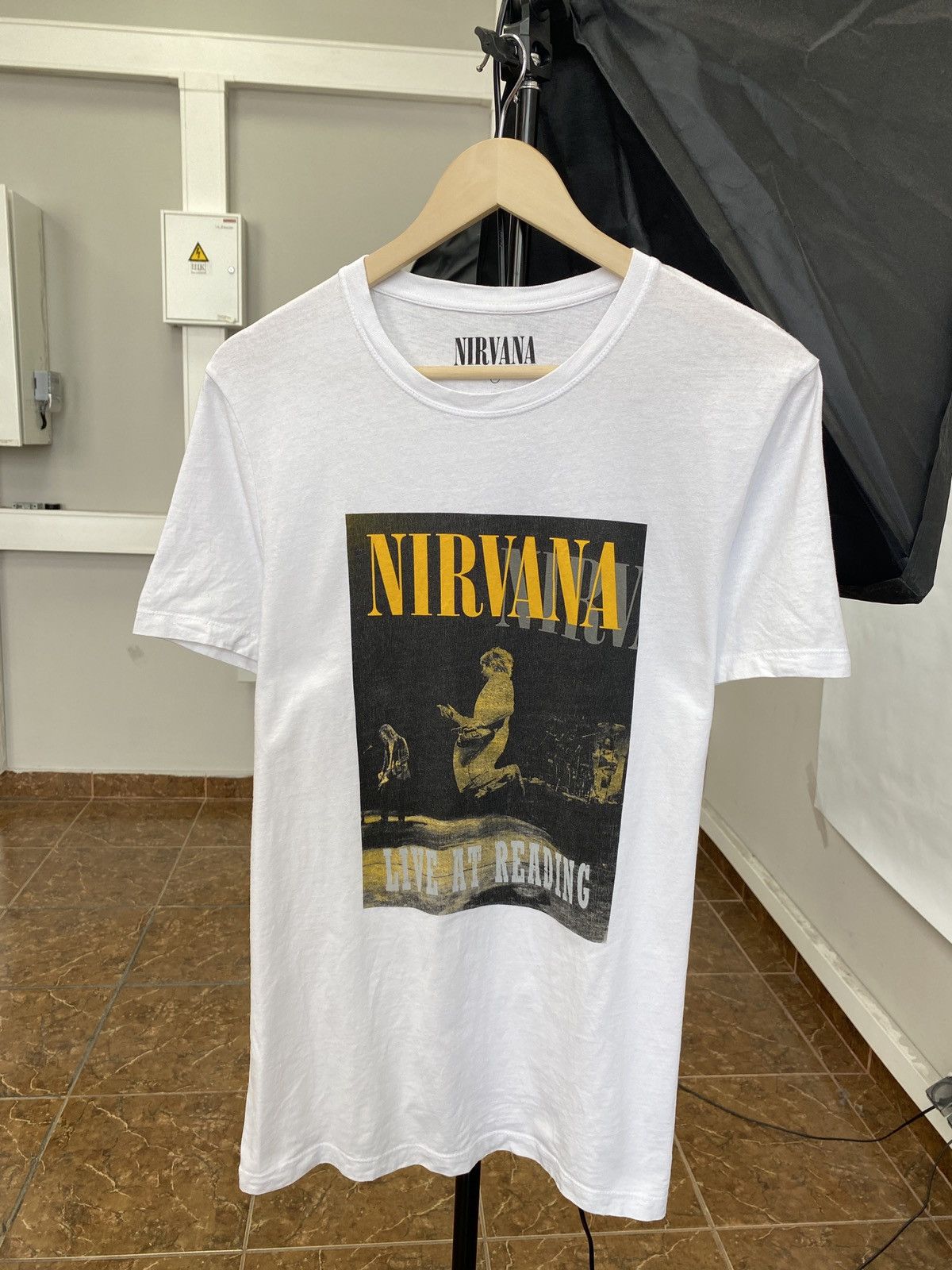 Nirvana 🇺🇸 Y2K Nirvana Kurt Cobain Band T-Shirt Size US M / EU 48-50 / 2 - 1 Thumbnail