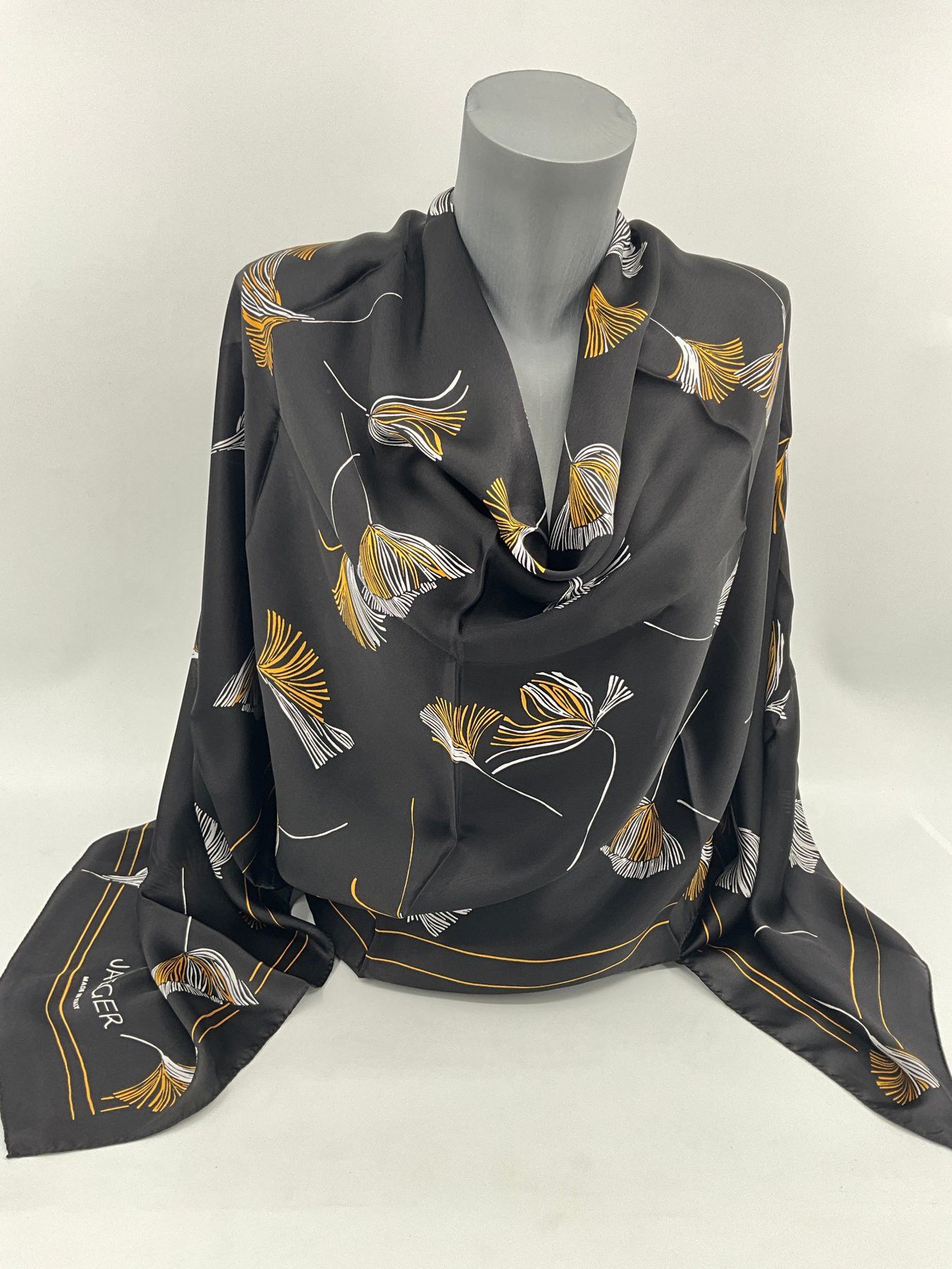 Jaeger Silk stole Jaeger Size ONE SIZE - 1 Thumbnail