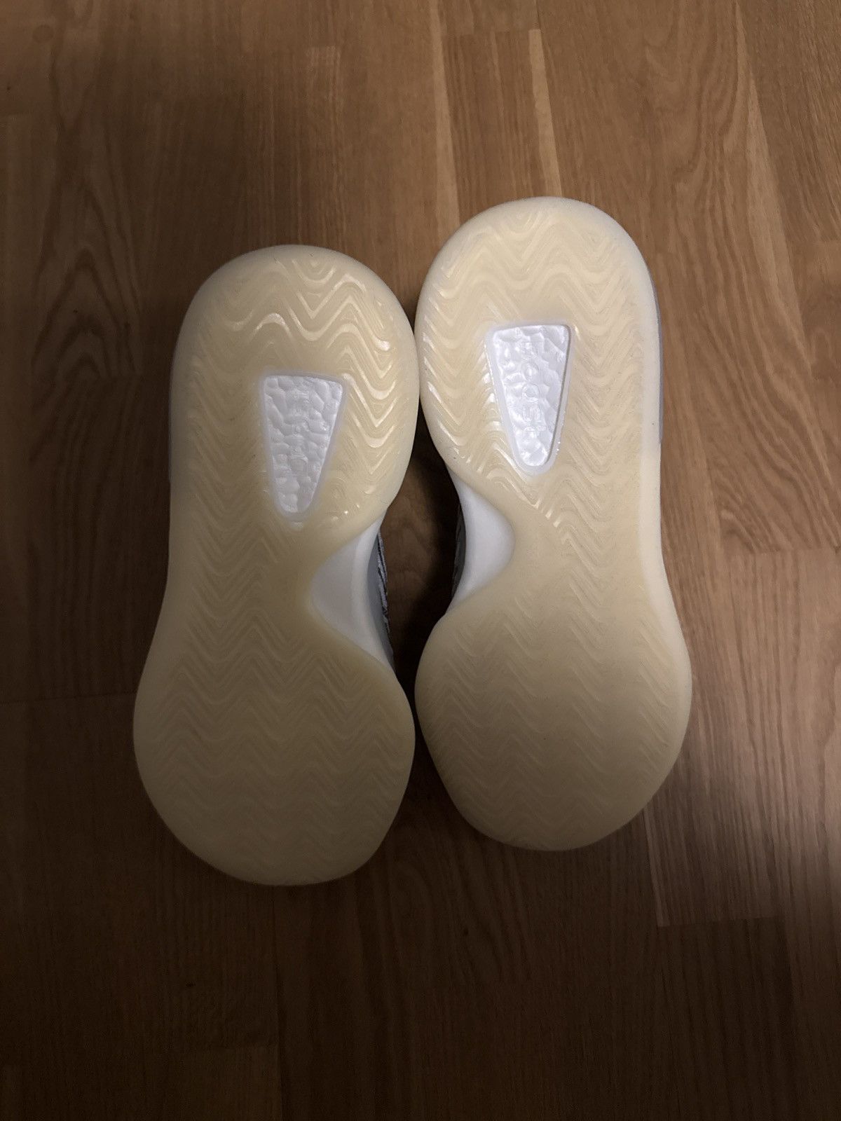 Adidas × Yeezy Yeezy QNTM lifestyle Size US 11 / EU 44 - 6 Thumbnail