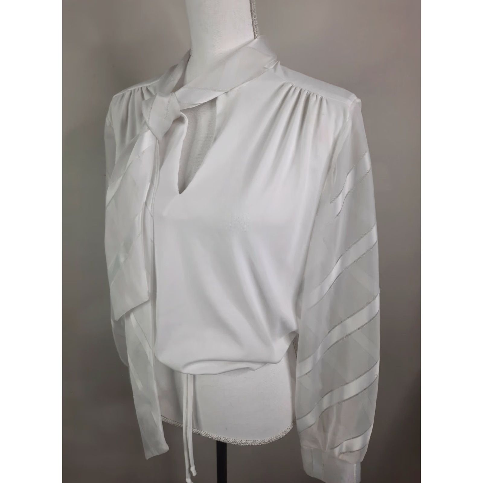 Vintage VINTAGE L2S 70s Blouse Shirt Disco Long Sleeve White V Neck Embellished M/L Womanly Shirt Size M / US 6-8 / IT 42-44 - 4 Thumbnail