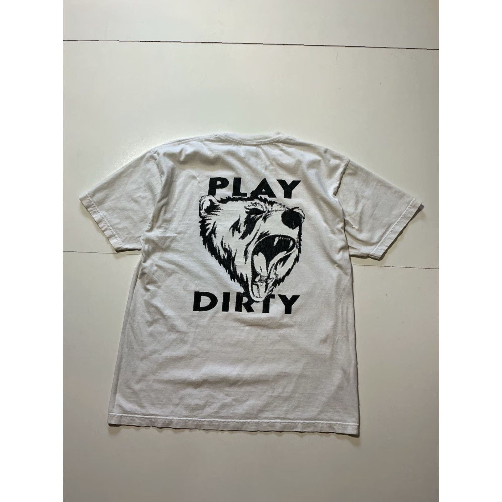 Undefeated VINTAGE Undefeated Play Dirty Five Strike Bear Graphic White S/S T-Shirt LG Mens Size US L / EU 52-54 / 3 - 3 Thumbnail