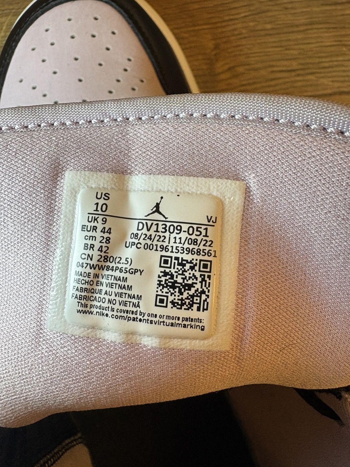 Jordan Brand Jordan 1 Low SE Black Iced Lilac Size US 11 / EU 44 - 7 Thumbnail