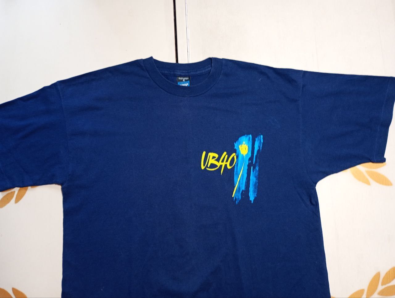 Band Tees × Vintage Screen Stars UB40 World Tour 1993 T-Shirt Size US XL / EU 56 / 4 - 3 Thumbnail