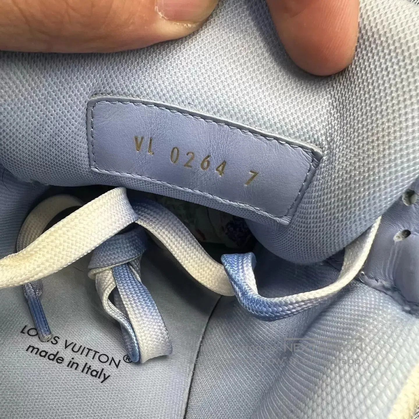 Louis Vuitton Blue Low. Size US 8 / EU 41 - 8 Thumbnail