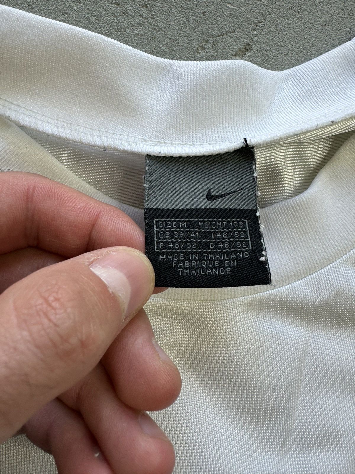 Nike × Vintage Nike Vintage Retro Y2K Big Center Swoosh Logo T-shirt ACG Size US M / EU 48-50 / 2 - 4 Thumbnail