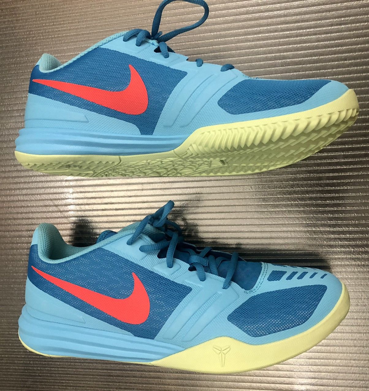Nike kobe mentality 5 Clearwater 10US New w/o Box Size US 10 / EU 43 - 4 Thumbnail