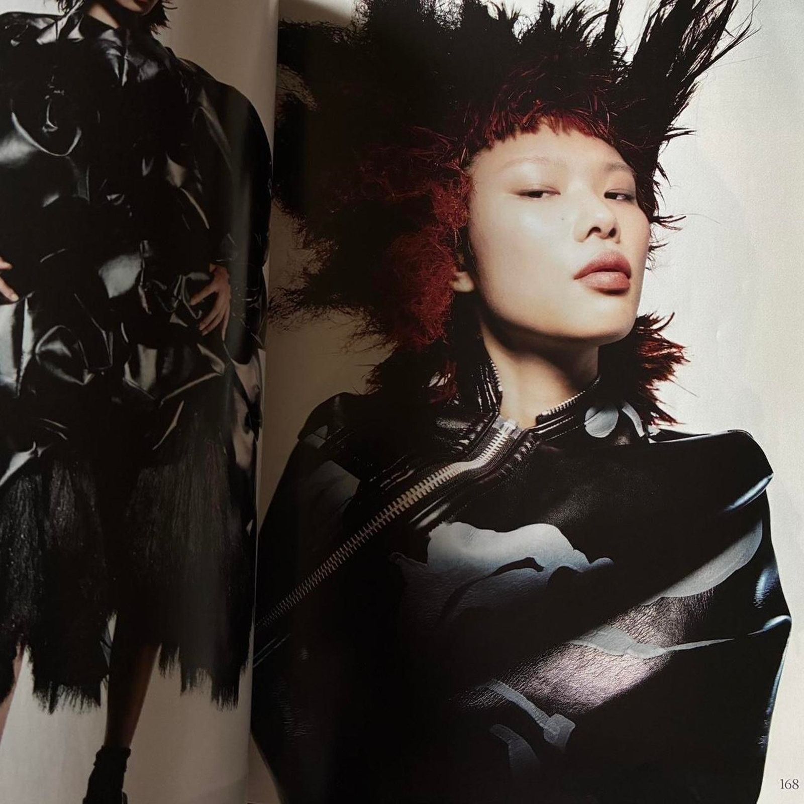 Comme des Garcons × Rei Kawakubo × Vogue Vogue Japan magazine Nick Yang Photography Comme des Garçons Size ONE SIZE - 3 Thumbnail