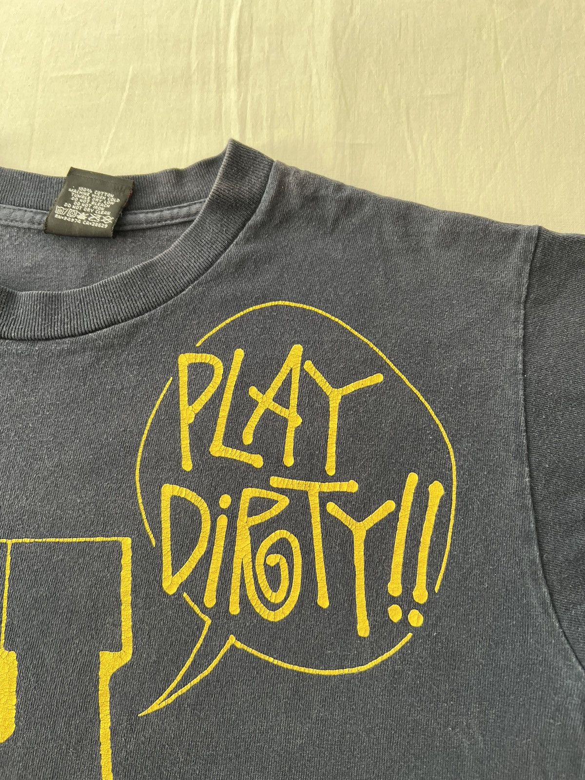 Stussy Vintage 2000s Stussy Undefeated Play Dirty Tokyo T-shirt Size US S / EU 44-46 / 1 - 8 Thumbnail