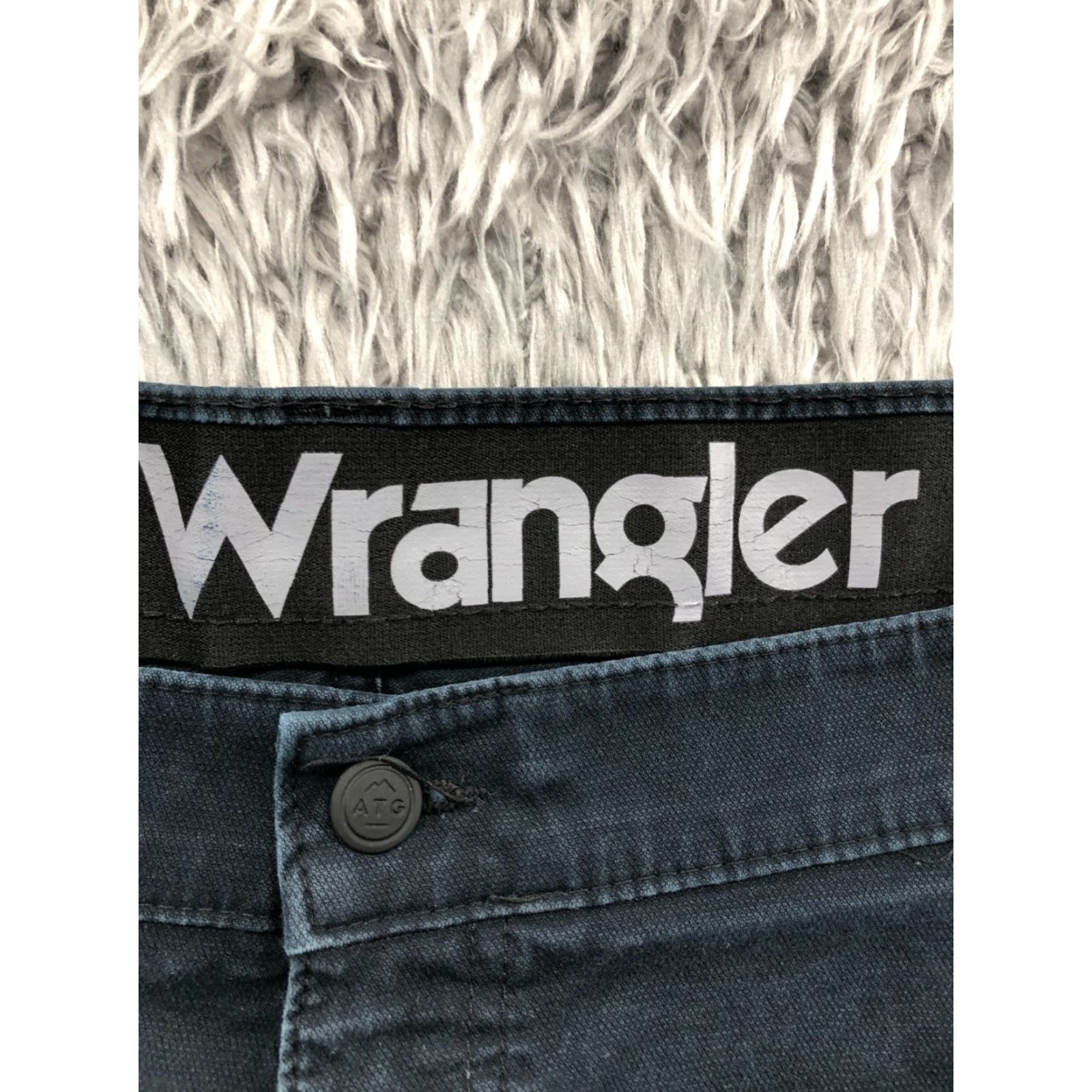 Wrangler Wrangler Cargo Shorts All Terrain Gear Mens Size 40 Mid Rise Dark Wash Blue Size US 40 / EU 56 - 7 Thumbnail