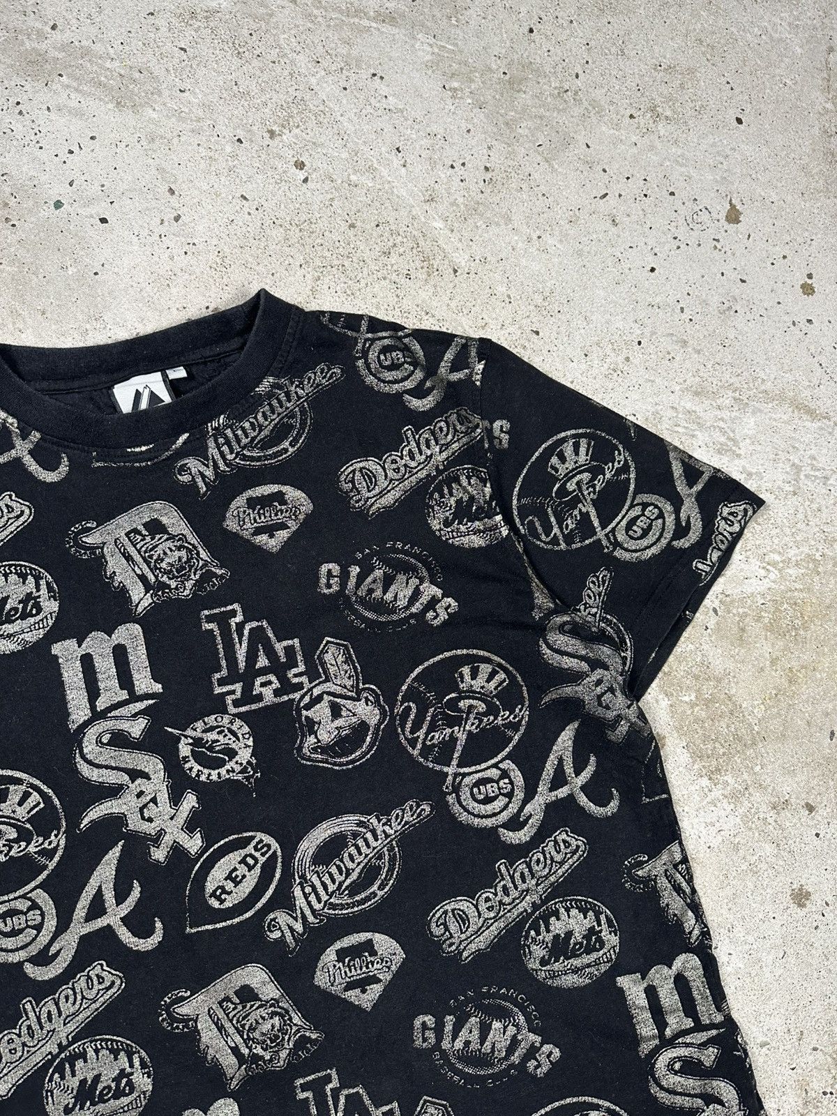 Majestic Vintage Y2K Majestic All Over Prints MLB Teams T Shirt Size US L / EU 52-54 / 3 - 7 Thumbnail