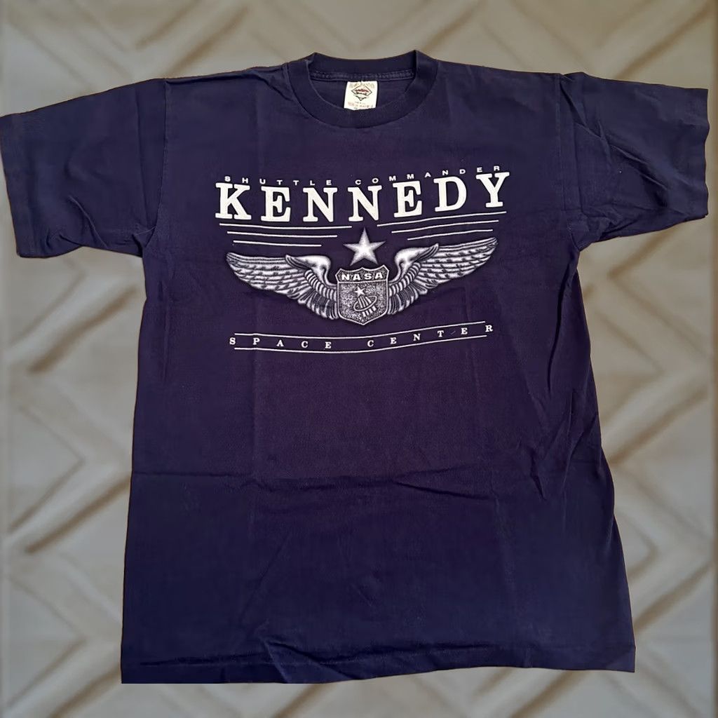 NASA VINTAGE NASA Kennedy Space Station Shuttle Commander Single Stitch T Shirt L Blue Mens Short Sleeve USA 90s Shirt Size US L / EU 52-54 / 3 - 1 Thumbnail
