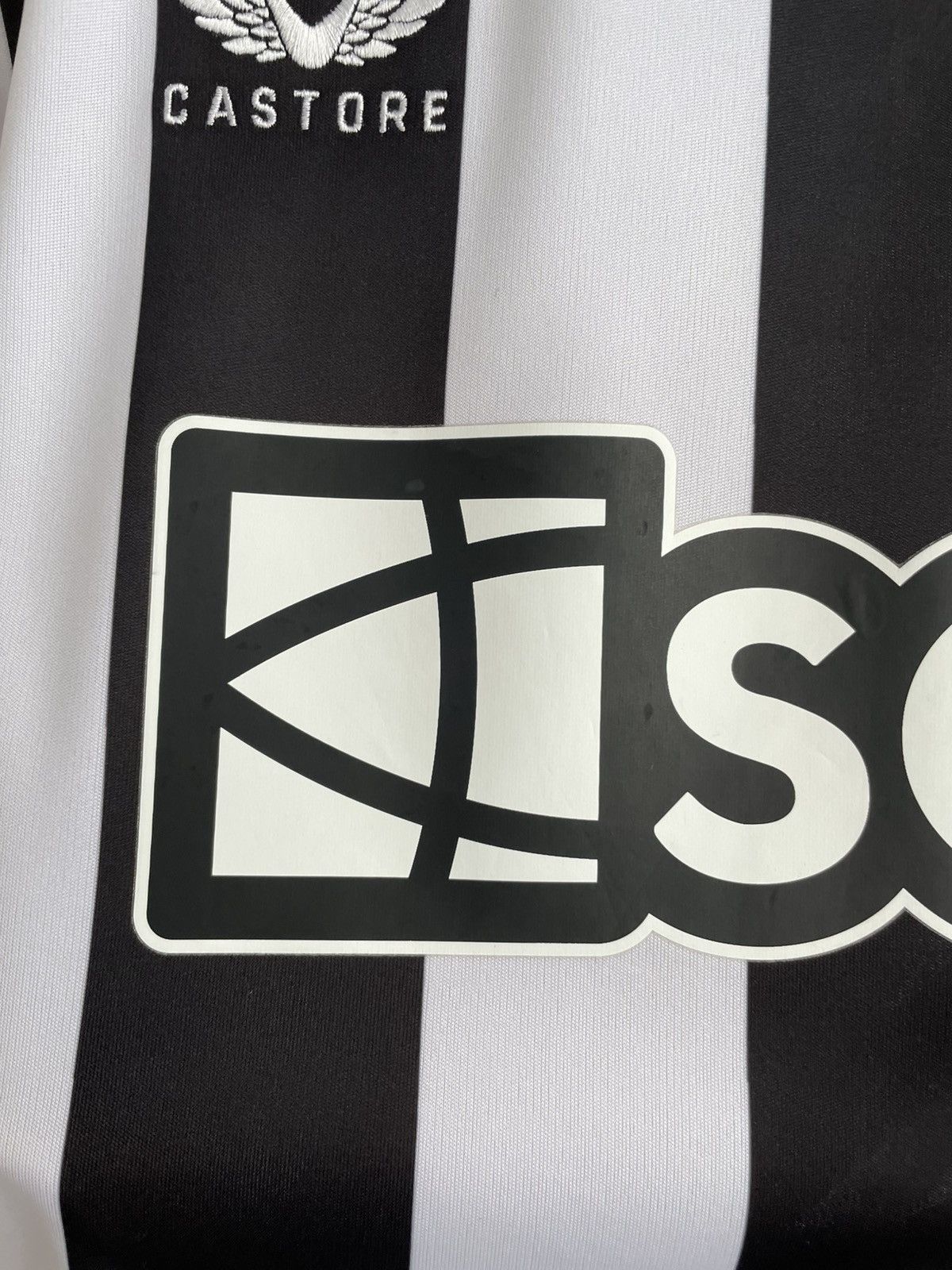 Castore Newcastle United 2023 2024 Home Football Shirt Soccer Jersey Size US L / EU 52-54 / 3 - 7 Thumbnail