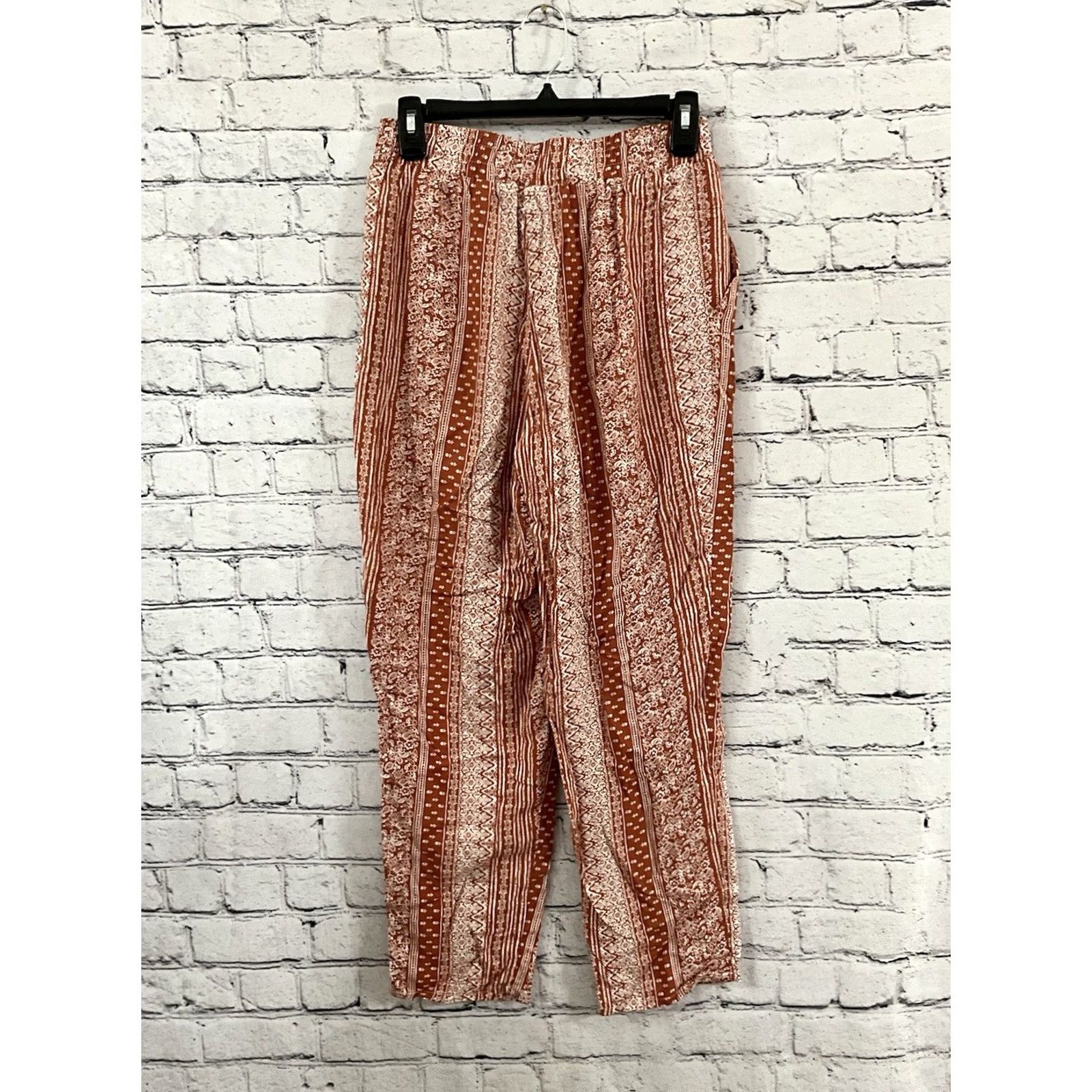 Forever 21 Forever 21 Flare White and Orange Paisley Floral Pants Bell Bottom Small Women Size 28" / US 6 / IT 42 - 2 Thumbnail