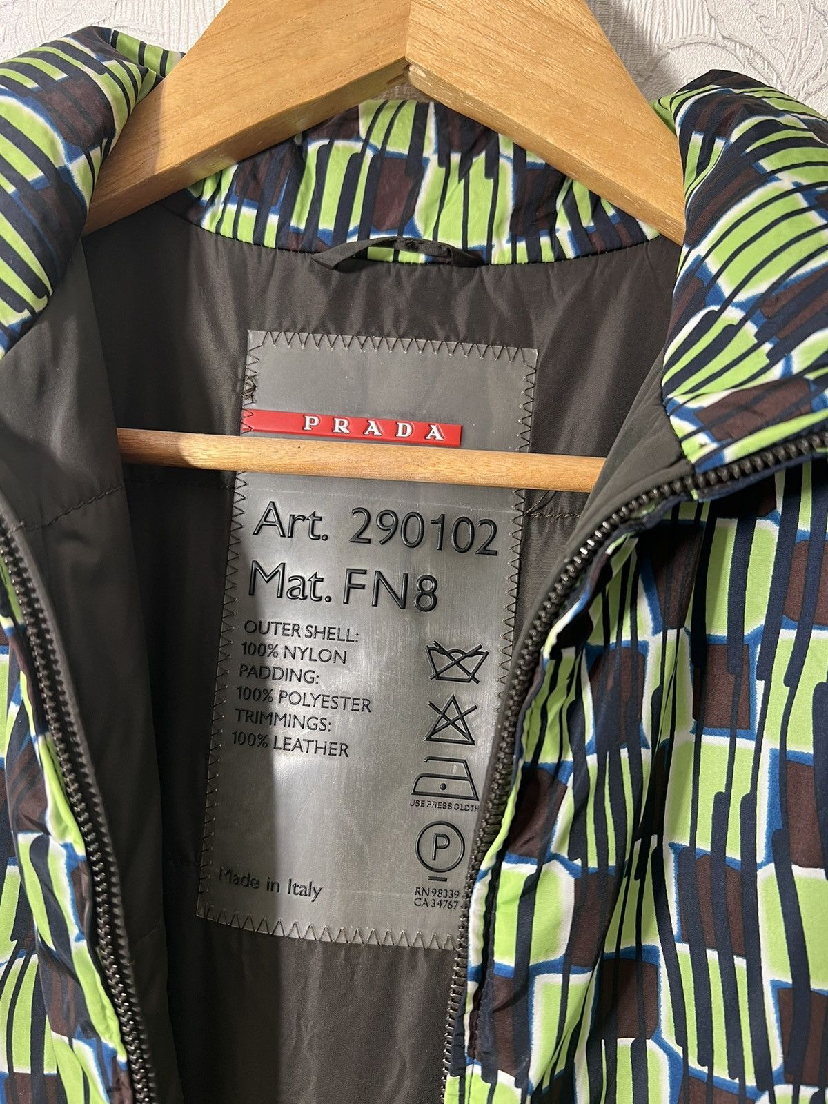 Prada Prada Red Tab Vest Size XS / US 0-2 / IT 36-38 - 6 Thumbnail