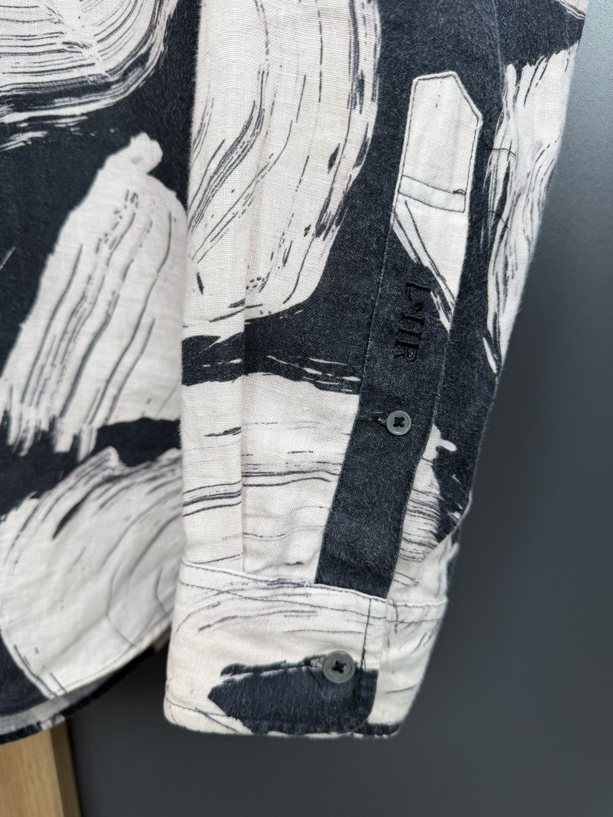 L'Homme Rouge L’Homme Rouge Linen Shirt Abstract Print Black Beige Size L Size US L / EU 52-54 / 3 - 4 Thumbnail