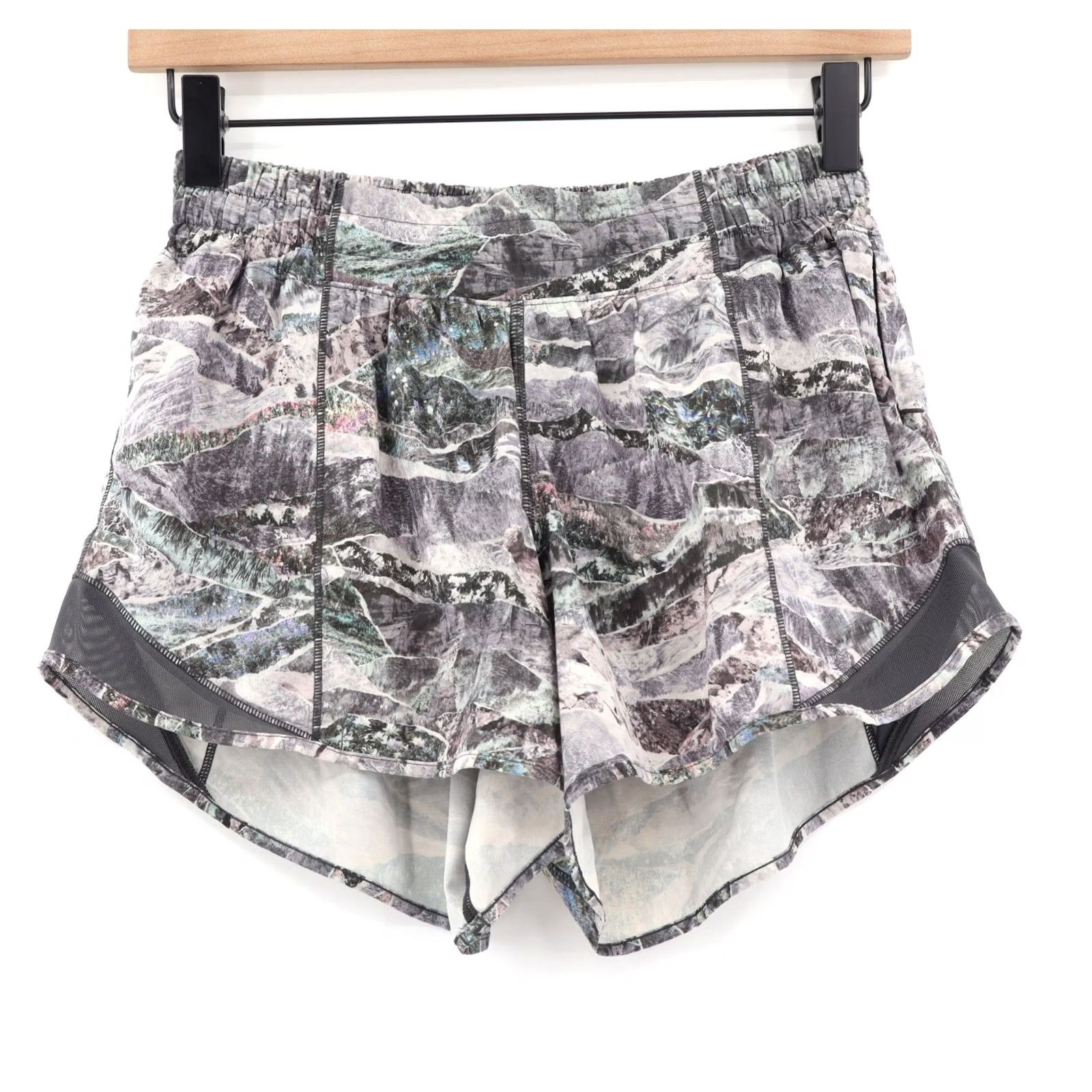 Lululemon Lululemon Women's 4" Inseam Short II Lined Springscape Multicolor Size 6 - Athletic, Pockets, Elastic Waist, Blended Material, Machine Washable Size 28" / US 6 / IT 42 - 2 Thumbnail
